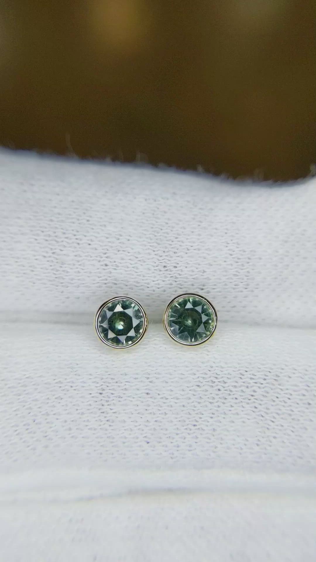 1.00&nbsp;Ct.Tw.Total Carat Weight Bluish Green Sapphire Studs Earrings, 14K Yellow Gold Size Video
