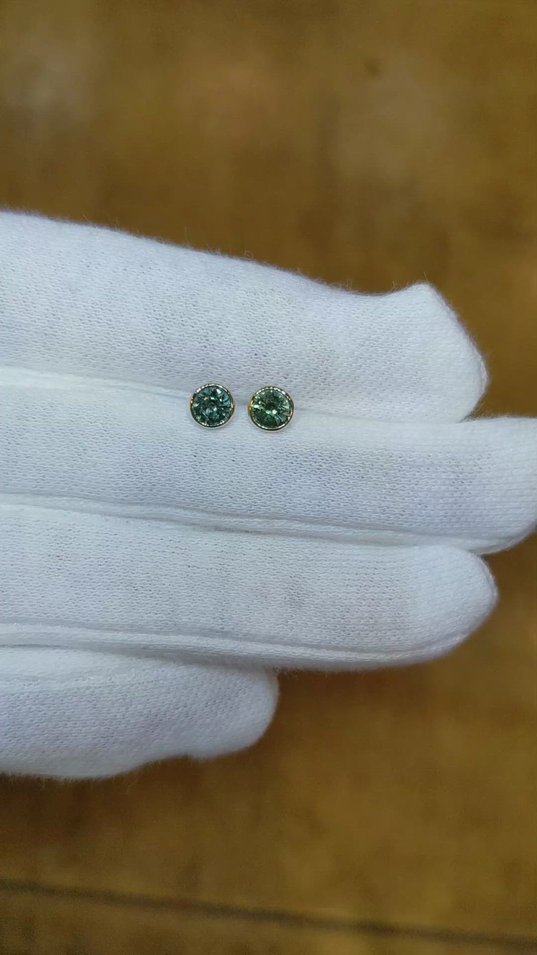 1.00&nbsp;Ct.Tw.Total Carat Weight Bluish Green Sapphire Studs Earrings, 14K Yellow Gold Size Video