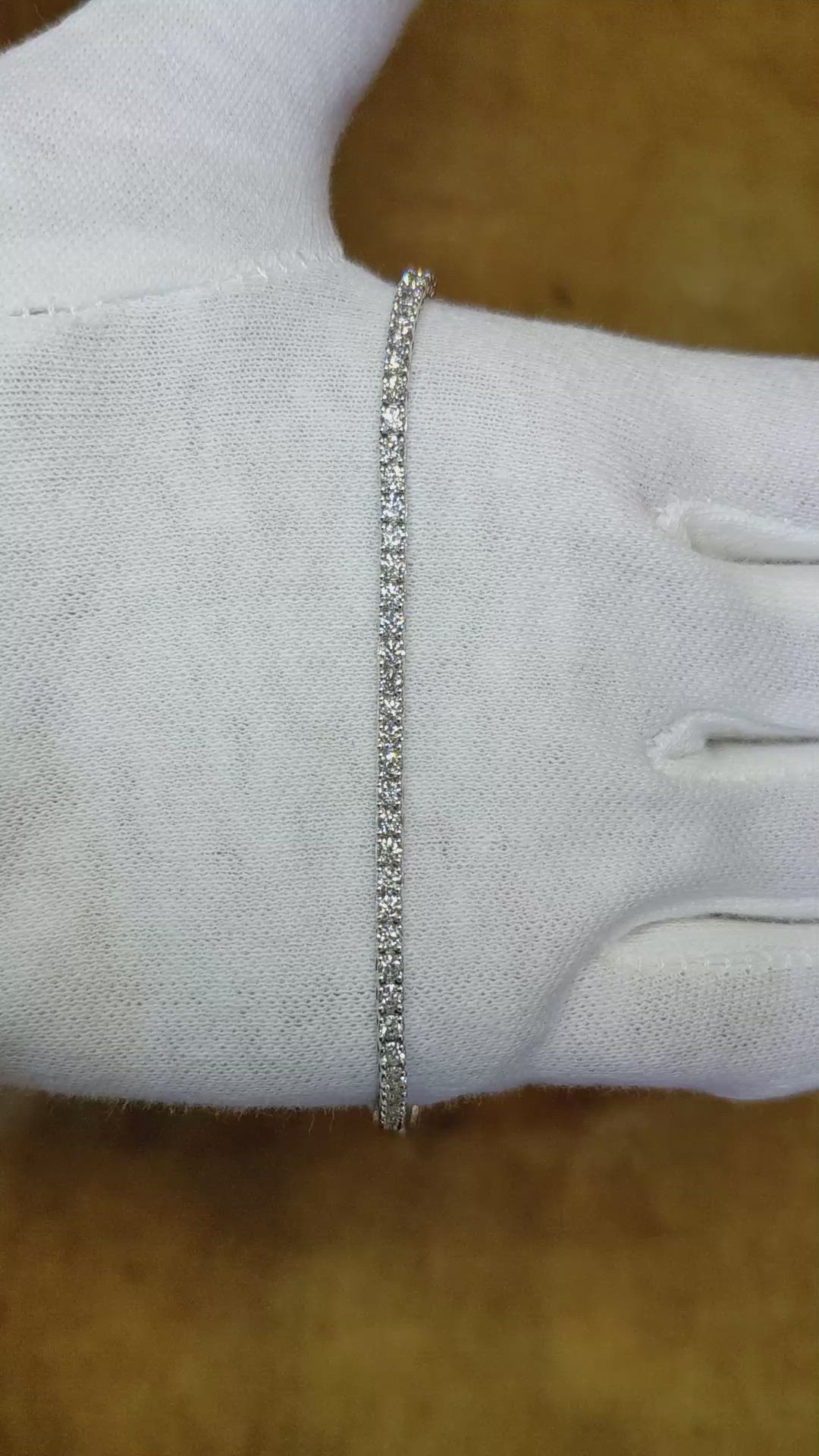2.50&nbsp;Ct.Tw.Total Carat Weight Natural Diamond Pave Bracelet, 14K White Gold Size Video