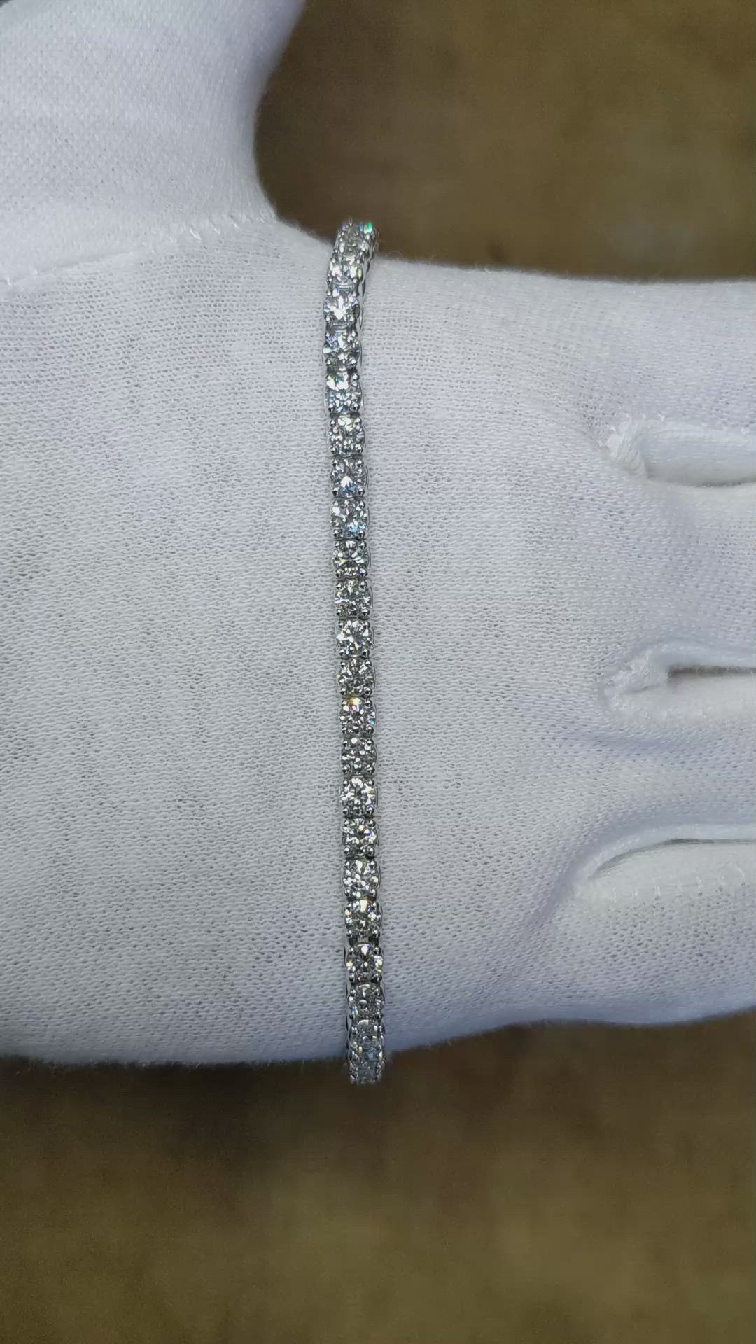5.38&nbsp;Ct.Tw.Total Carat Weight Natural Diamond Halo Bracelet, 14K White Gold Size Video
