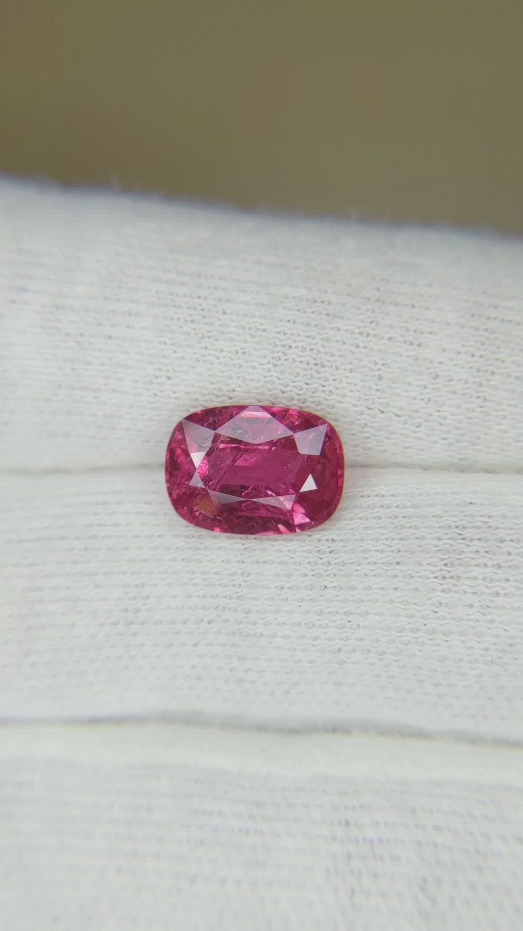 3.63 Ct. Purplish Pink Sapphire from Ceylon (Sri Lanka) Size Video
