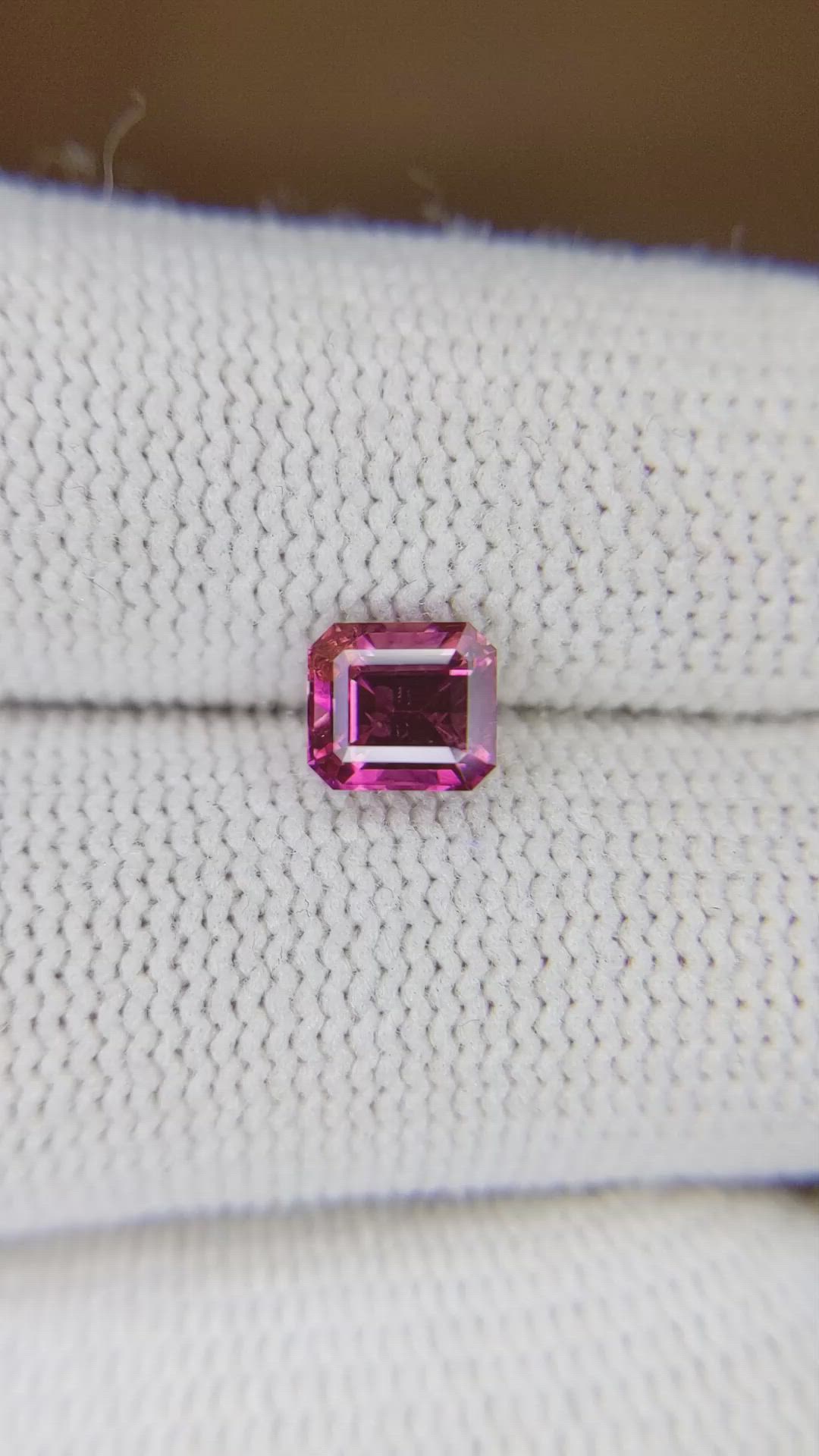 1.22 Ct. Reddish Pink Sapphire from Ceylon (Sri Lanka) Size Video
