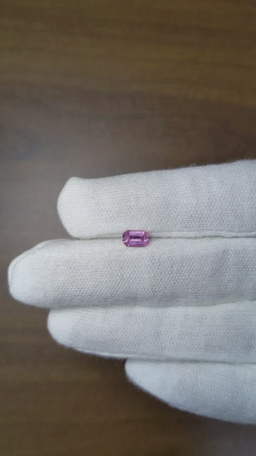 0.58 Ct. Sapphire from Ceylon (Sri Lanka) Size Video