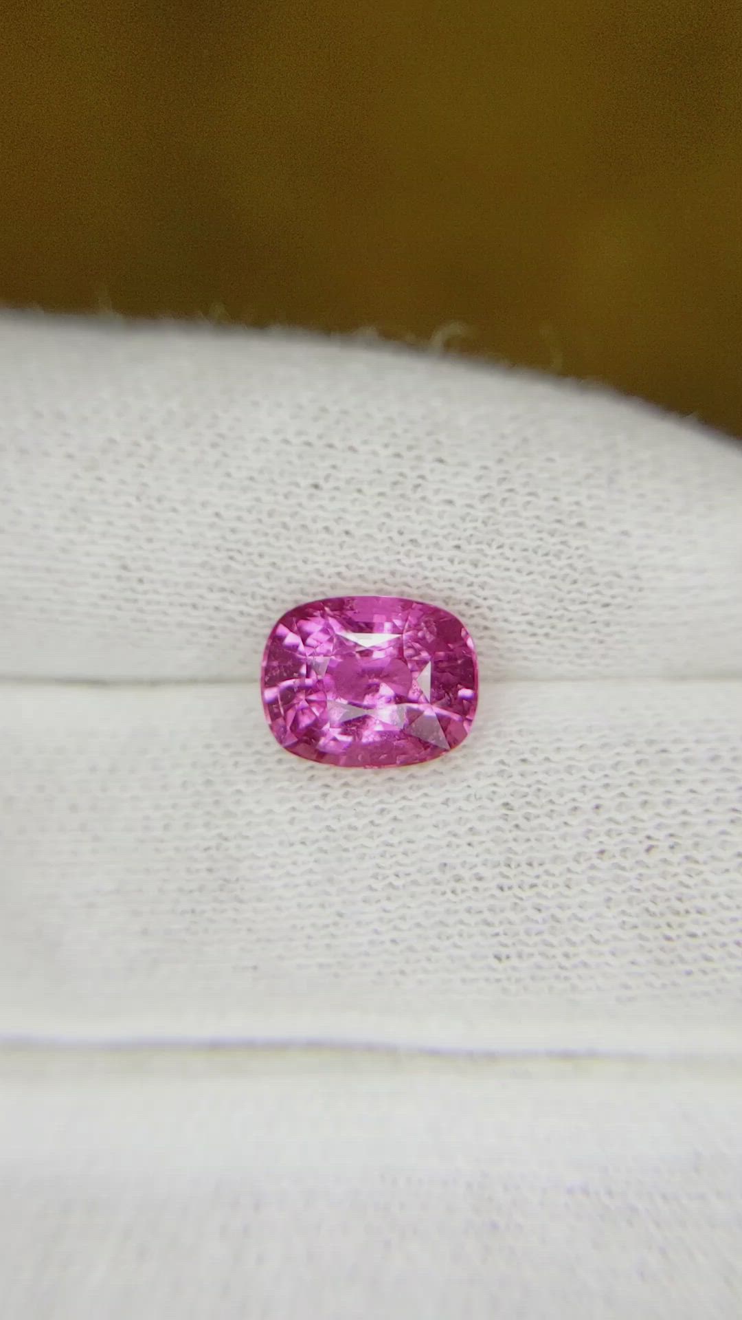 2.82 Ct. Pink Sapphire from Ceylon (Sri Lanka) Size Video