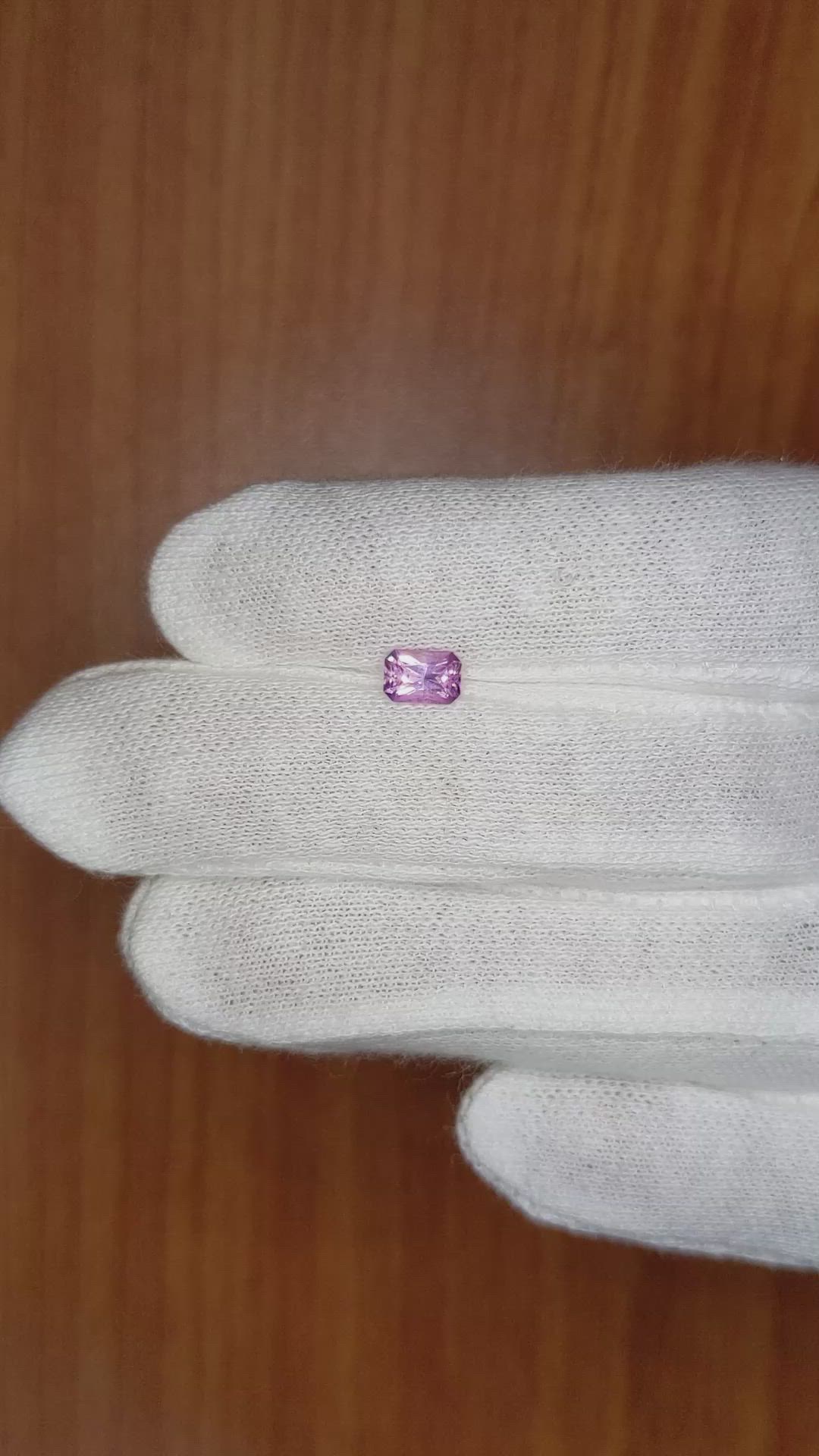 0.70 Ct. Sapphire from Ceylon (Sri Lanka) Size Video