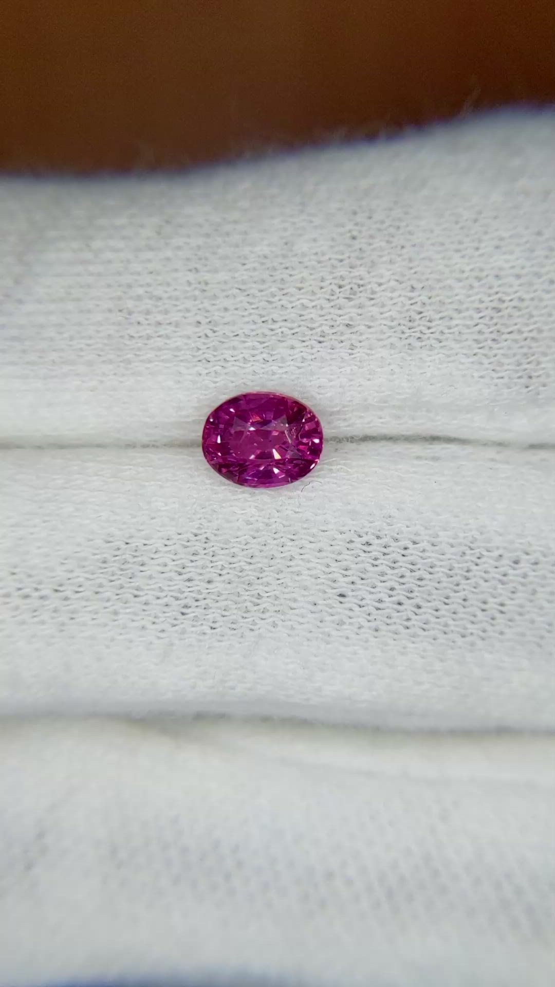 1.02 Ct. Reddish Pink Sapphire from Ceylon (Sri Lanka) Size Video