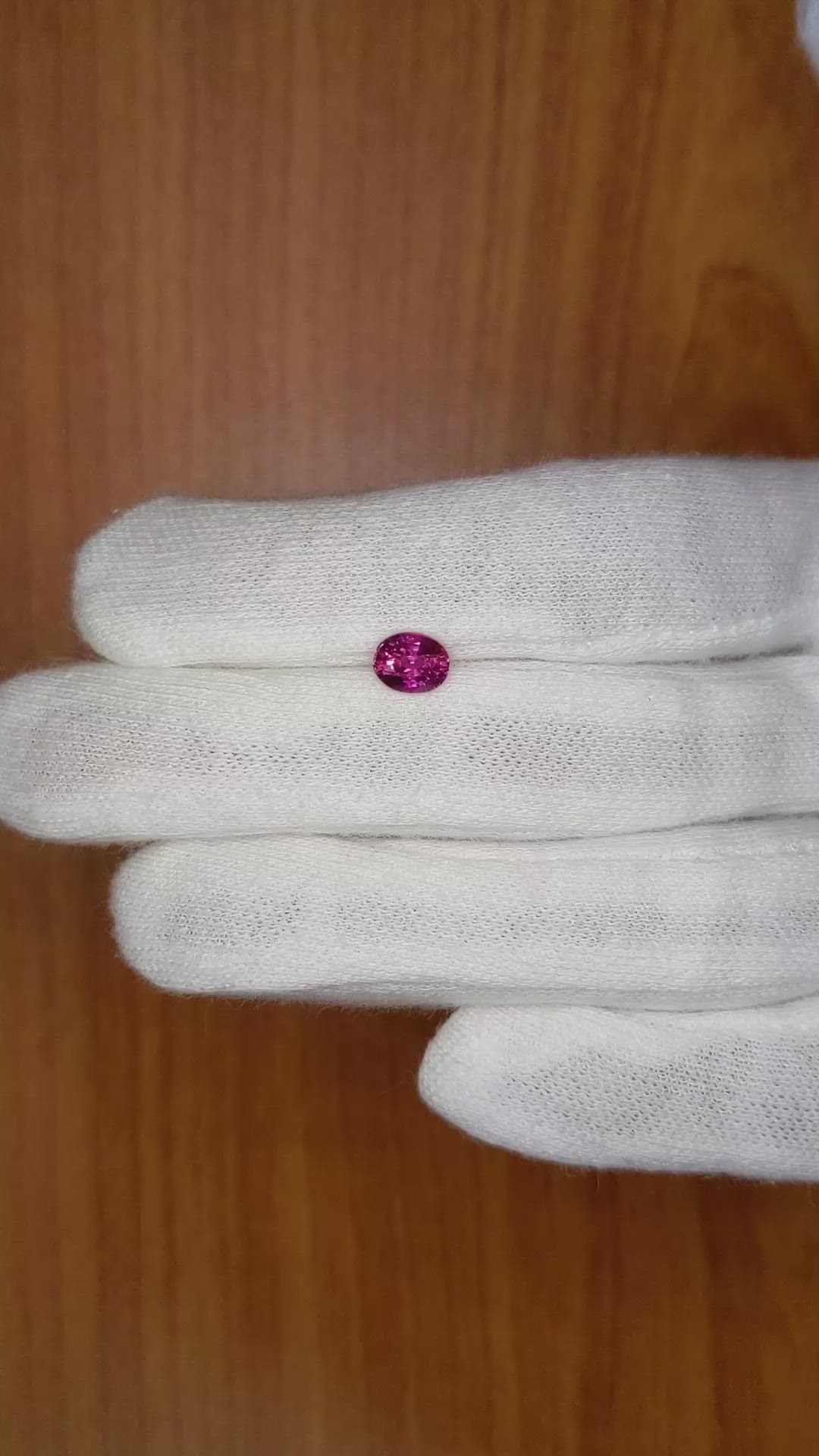 1.02 Ct. Reddish Pink Sapphire from Ceylon (Sri Lanka) Size Video