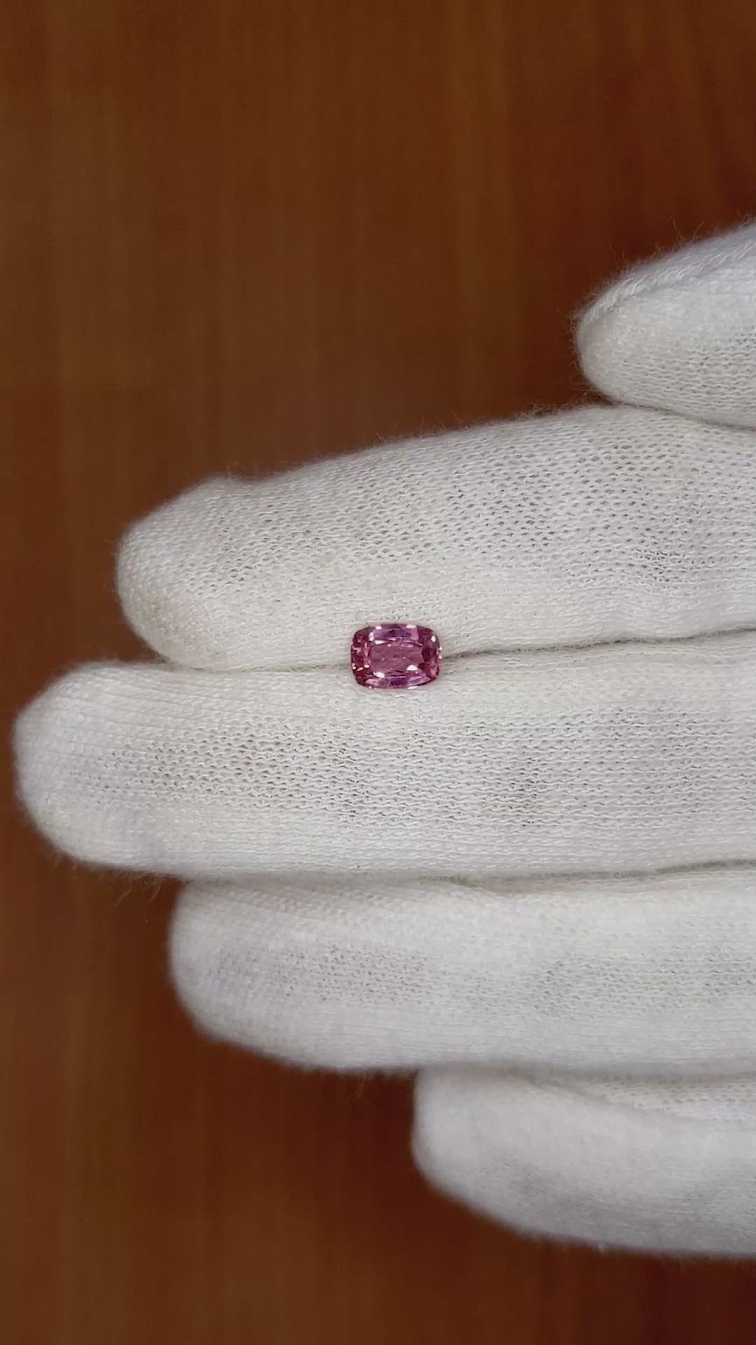 0.82 Ct. Purplish Pink Sapphire from Ceylon (Sri Lanka) Size Video