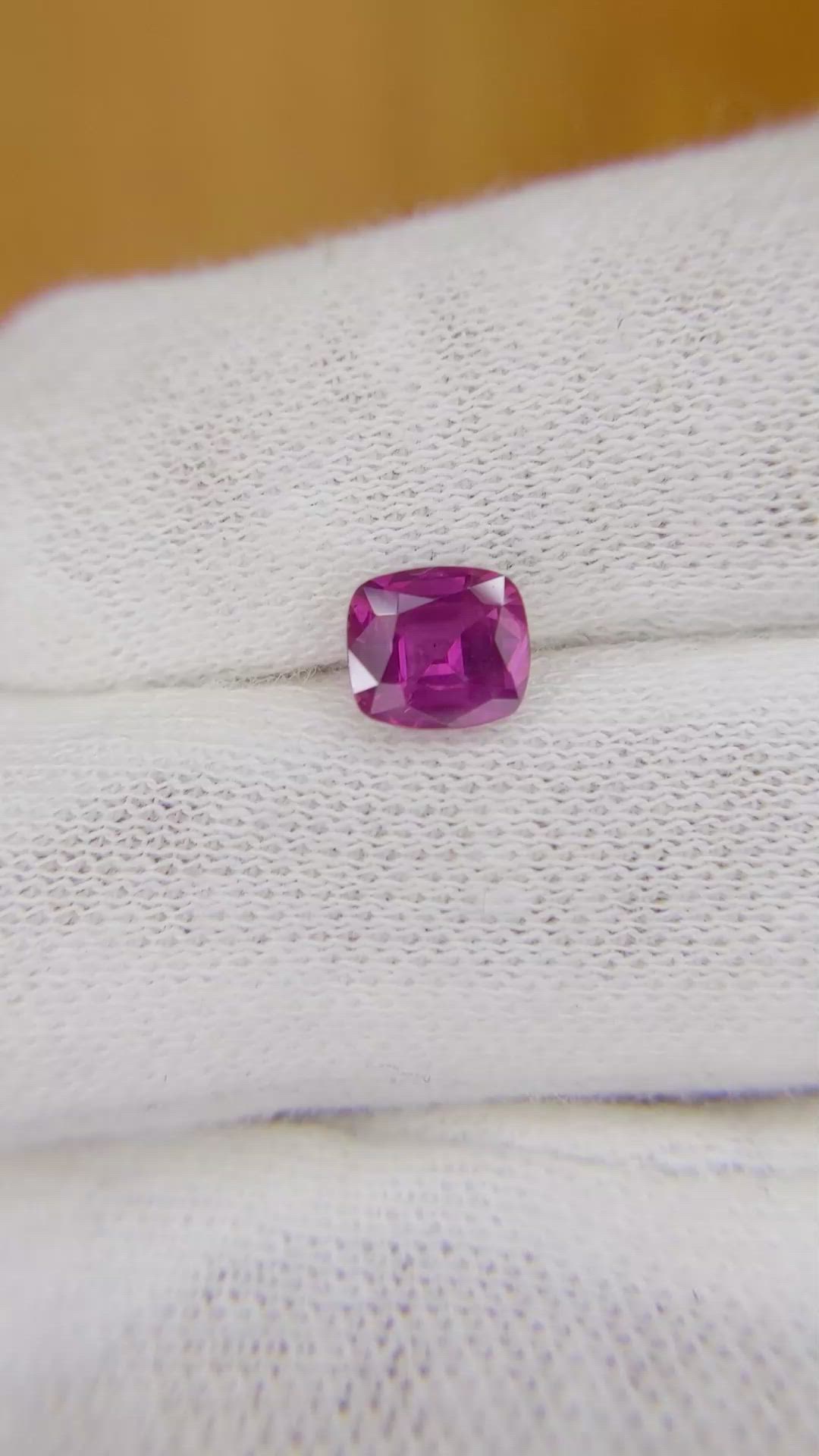 1.00 Ct. Pink Sapphire from Ceylon (Sri Lanka) Size Video