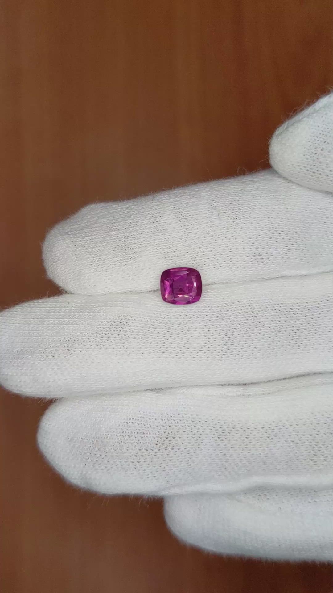 1.00 Ct. Pink Sapphire from Ceylon (Sri Lanka) Size Video