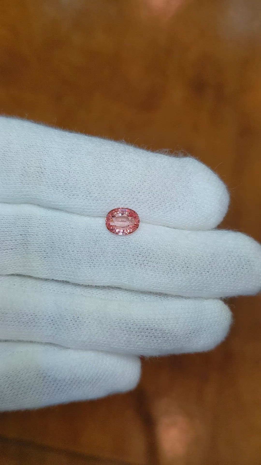 1.09 Ct. Padparadscha Sapphire from Ceylon (Sri Lanka) Size Video