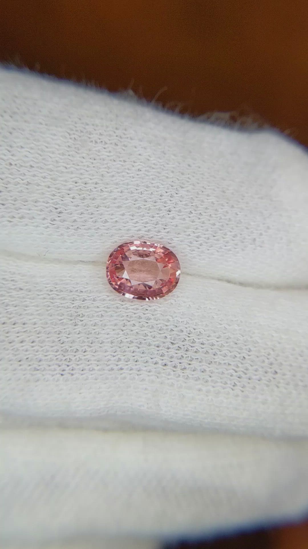 1.09 Ct. Padparadscha Sapphire from Ceylon (Sri Lanka) Size Video