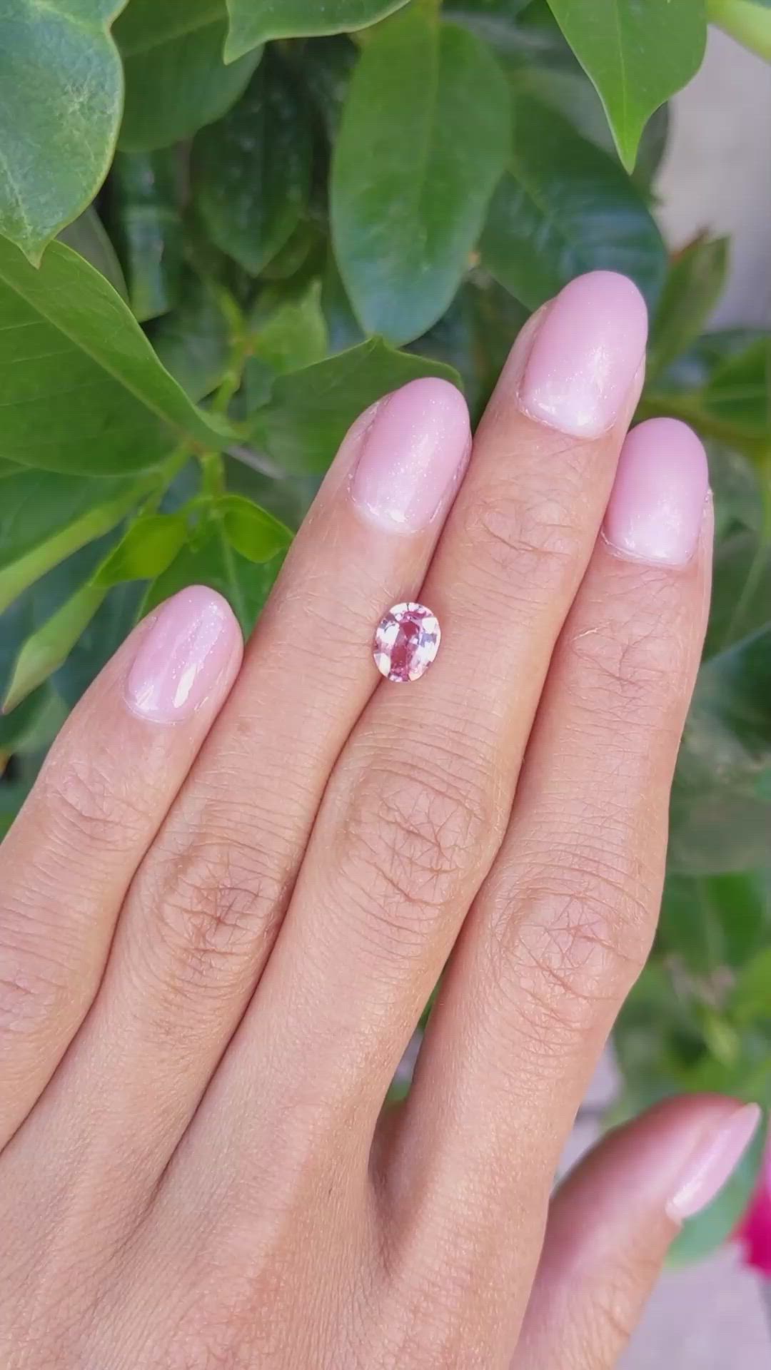 1.01 Ct. Padparadscha Sapphire from Ceylon (Sri Lanka) Size Video