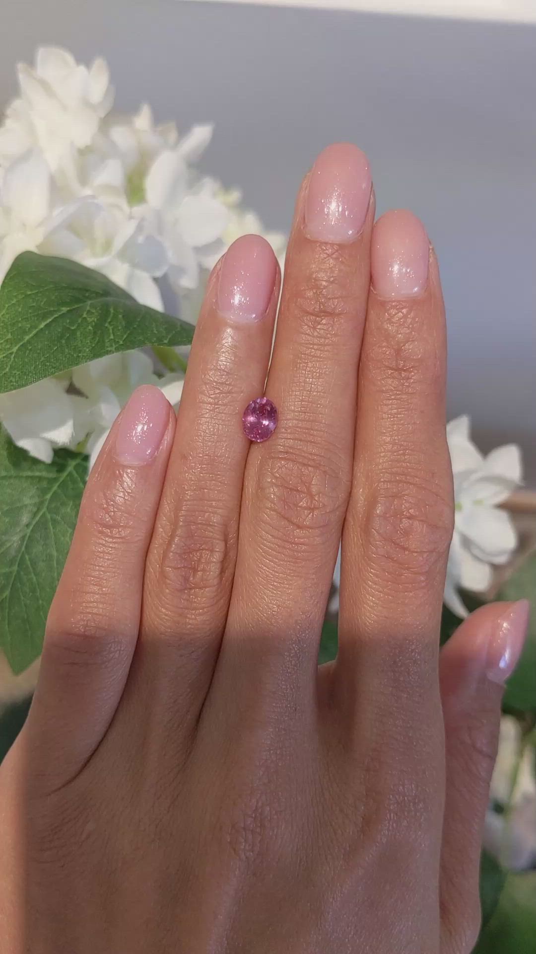 1.07 Ct. Padparadscha Sapphire from Ceylon (Sri Lanka) Size Video