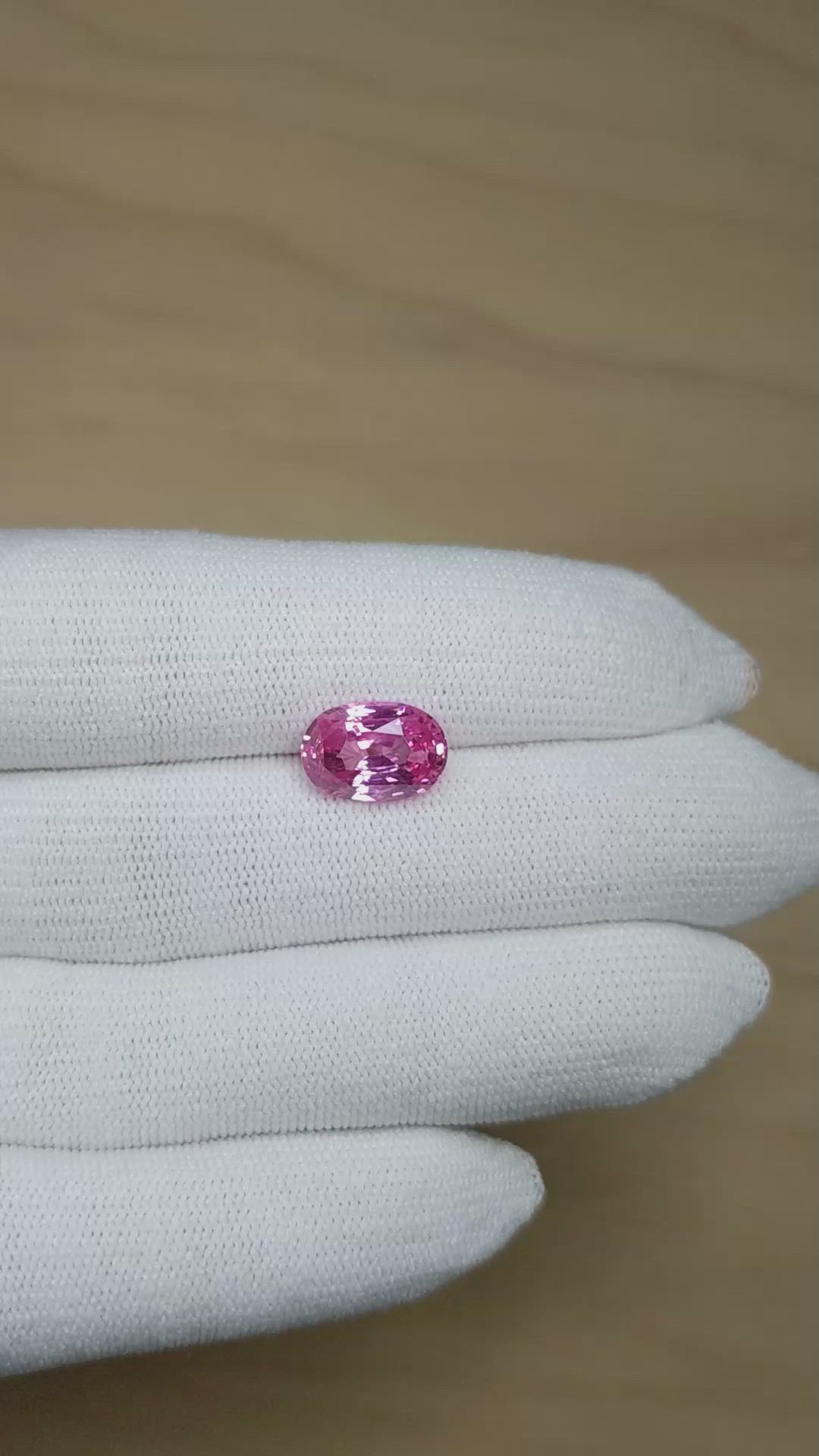 5.15 Ct. Padparadscha Sapphire from Ceylon (Sri Lanka) Size Video
