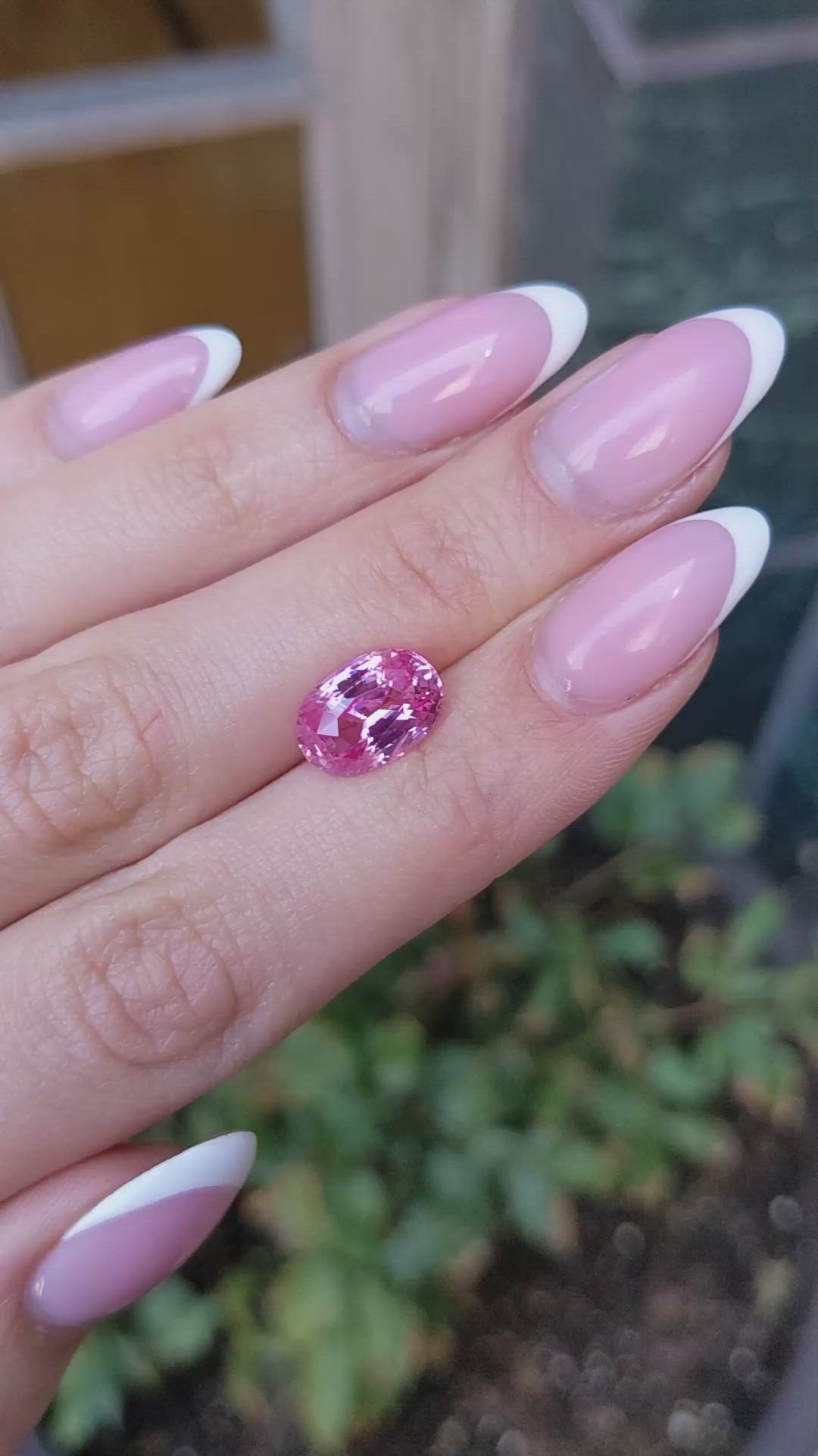 5.15 Ct. Padparadscha Sapphire from Ceylon (Sri Lanka) Size Video
