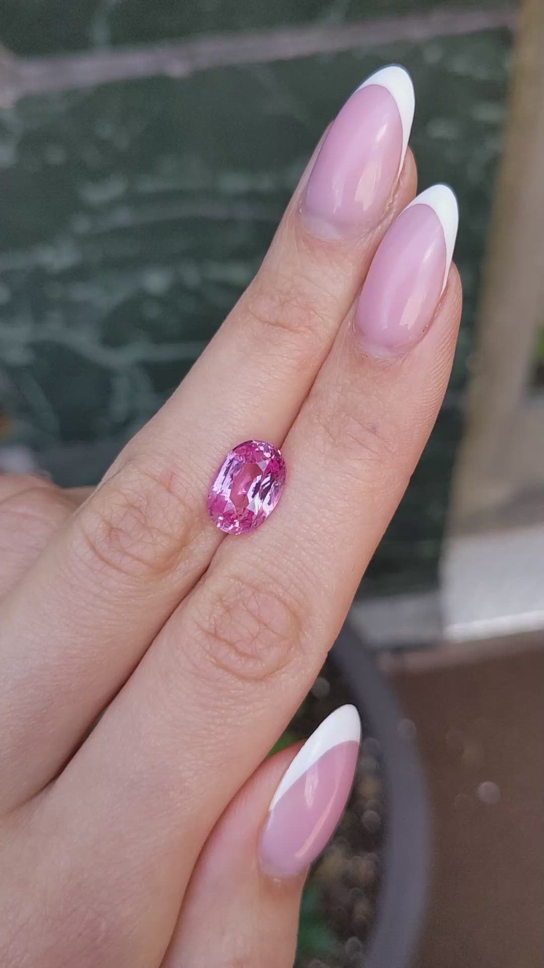 5.15 Ct. Padparadscha Sapphire from Ceylon (Sri Lanka) Size Video