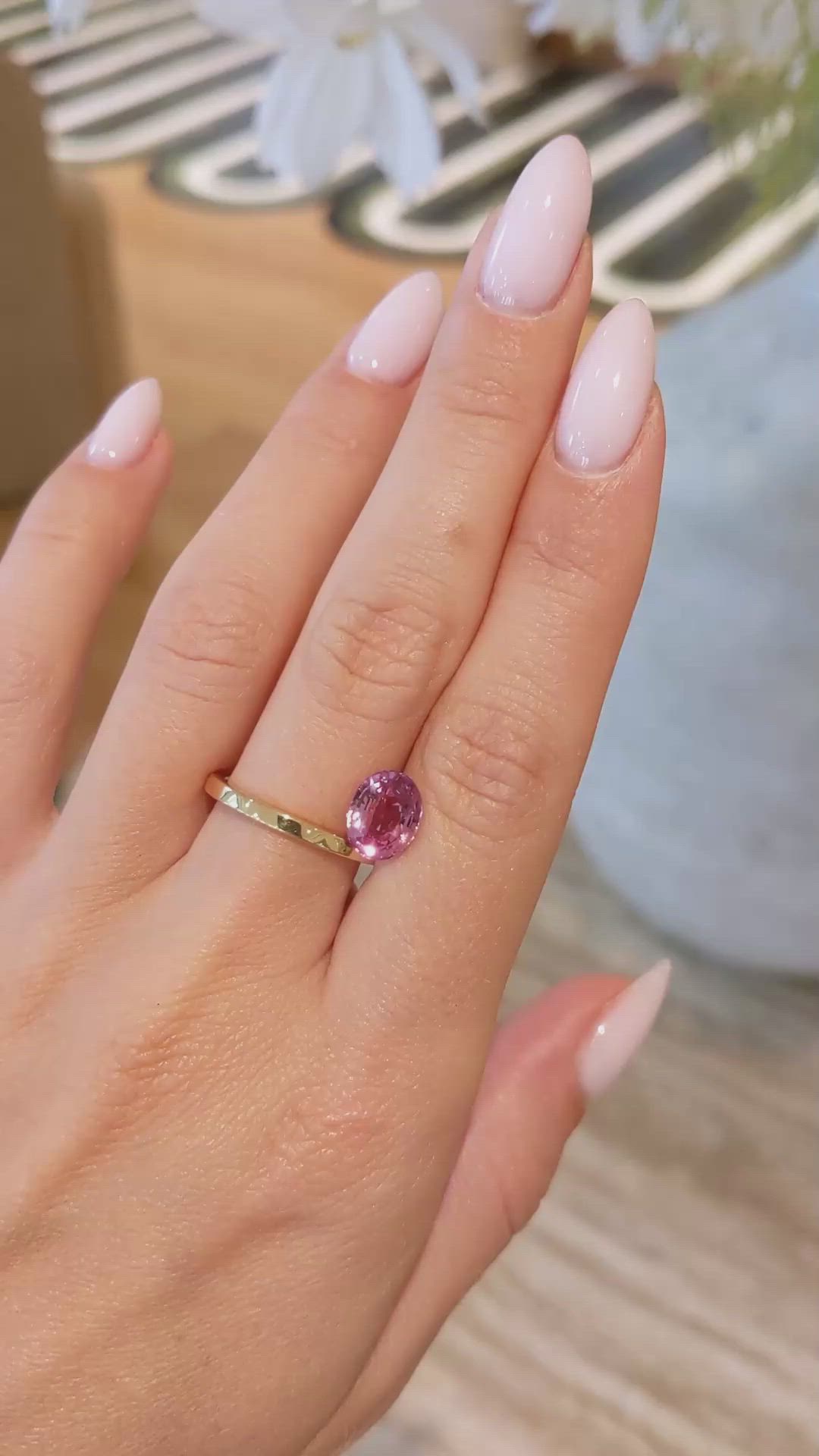 2.82 Ct. Padparadscha Sapphire from Ceylon (Sri Lanka) Size Video