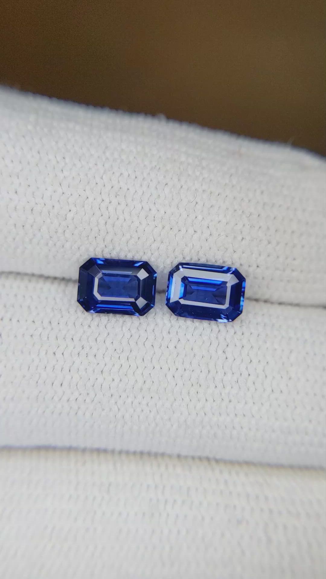2.08&nbsp;Ct.Tw.Total Carat Weight Blue Sapphire Pair from Ceylon (Sri Lanka) Size Video