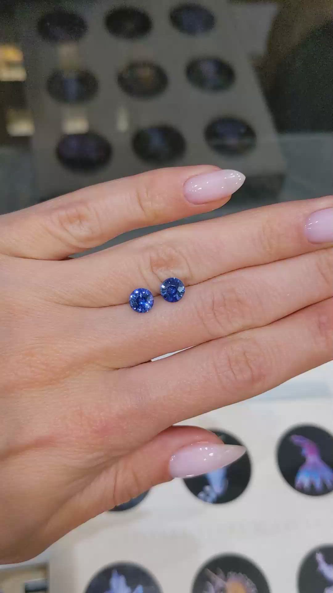 2.00&nbsp;Ct.Tw.Total Carat Weight Blue Sapphire Pair from Ceylon (Sri Lanka) Size Video