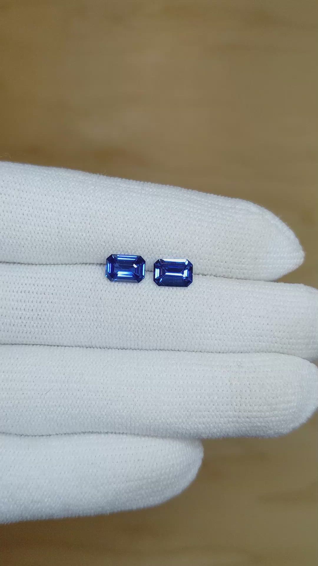 2.25&nbsp;Ct.Tw.Total Carat Weight Blue Sapphire Pair from Ceylon (Sri Lanka) Size Video