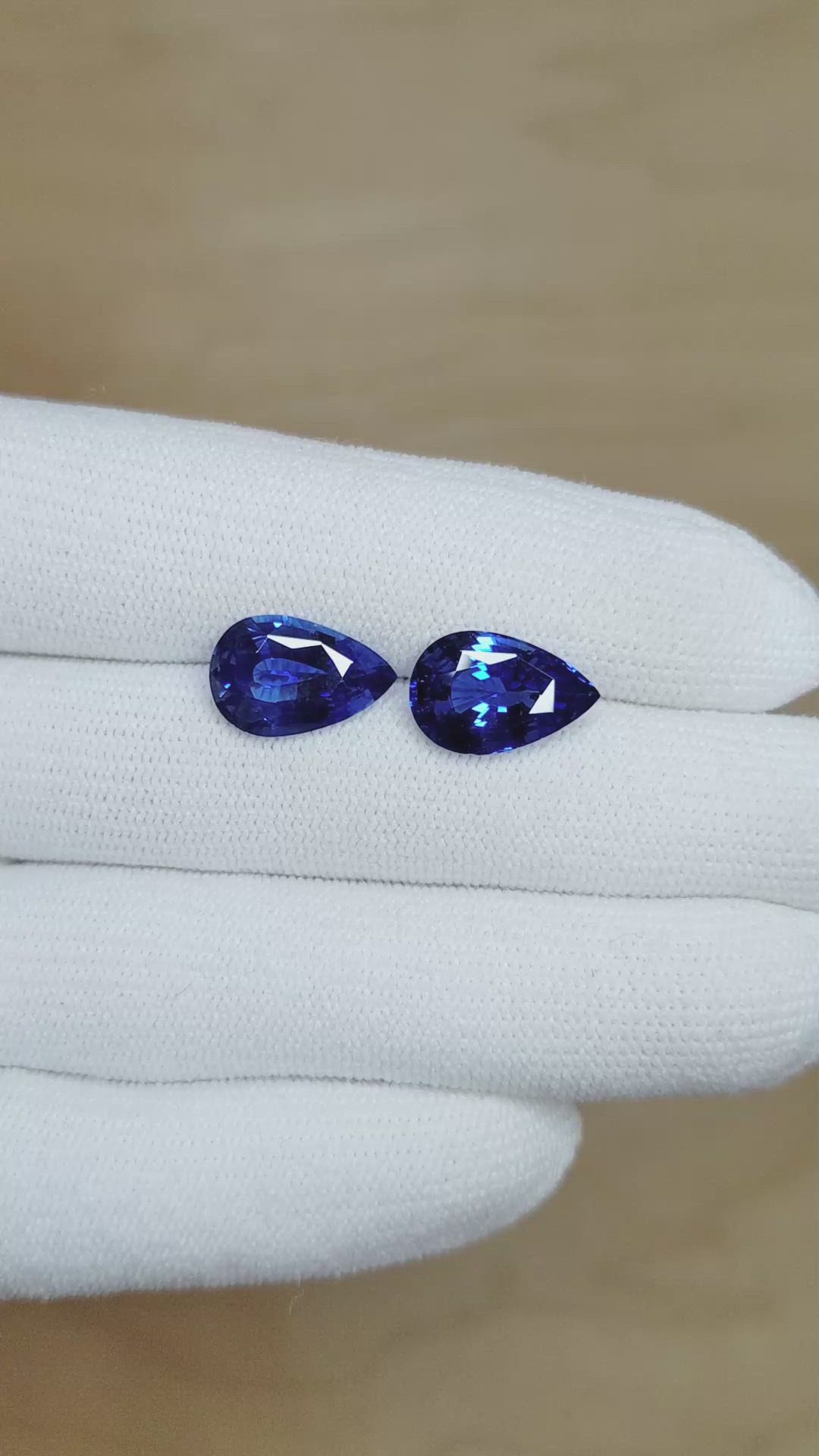 8.60&nbsp;Ct.Tw.Total Carat Weight Blue Sapphire Pair from Ceylon (Sri Lanka) Size Video