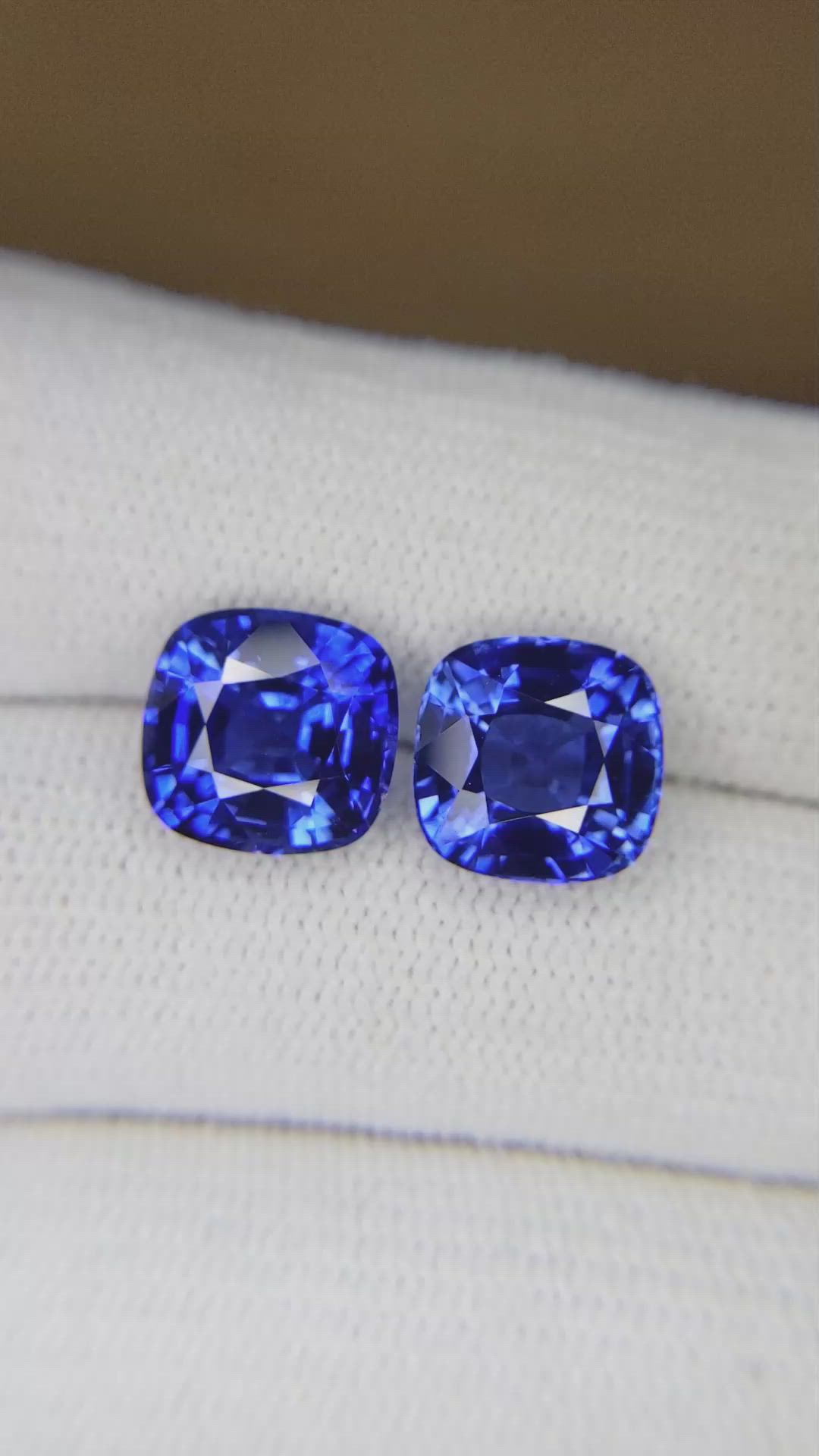 8.26 Ct.Tw.Total Carat Weight Blue Sapphire Pair from Ceylon (Sri Lanka) Size Video