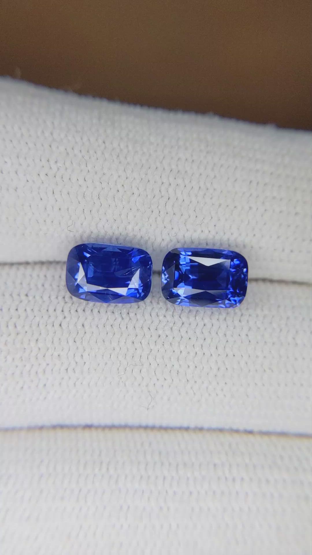 5.07 Ct.Tw.Total Carat Weight Blue Sapphire Pair from Ceylon (Sri Lanka) Size Video