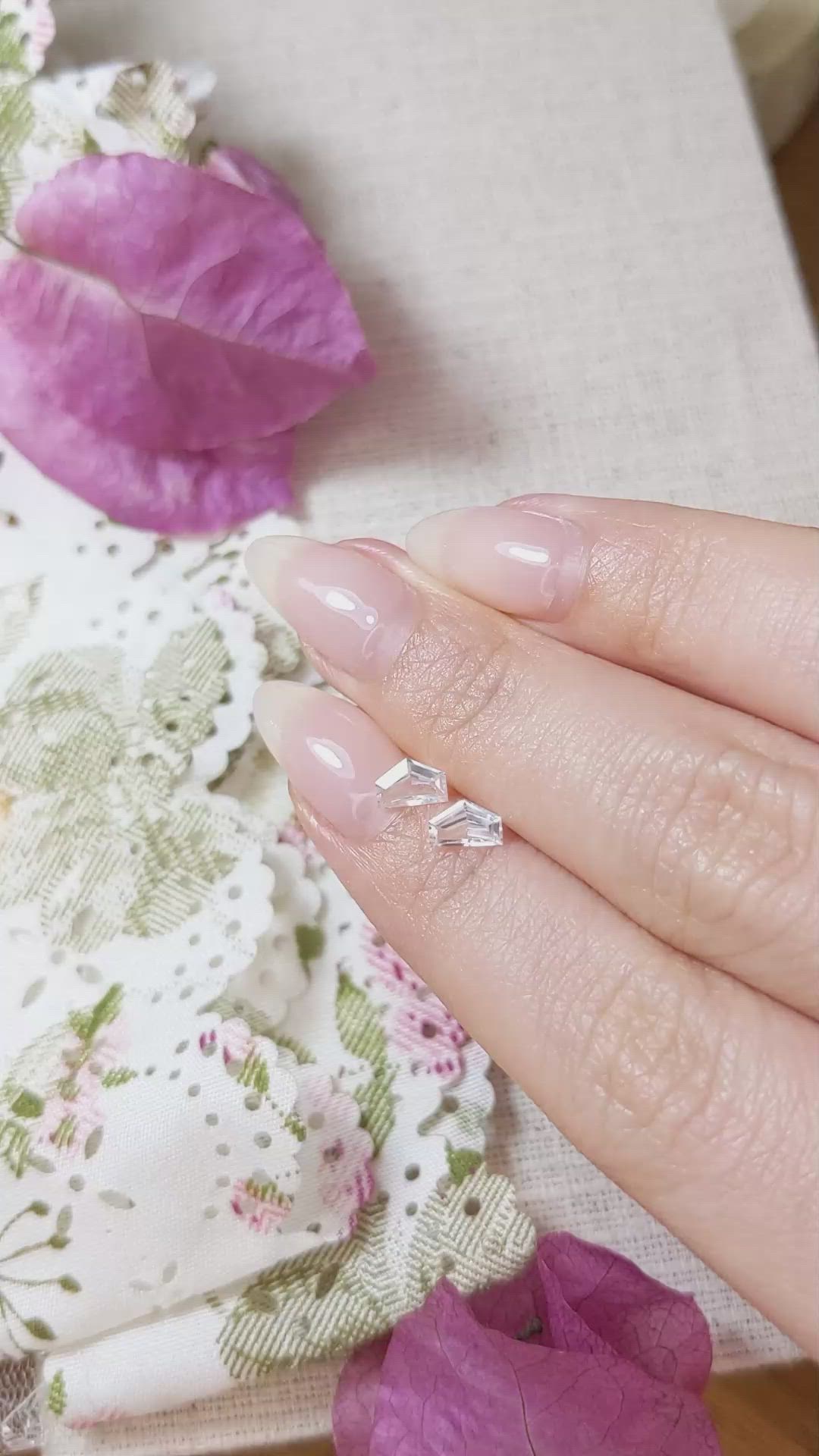 0.90 Ct.Tw.Total Carat Weight White Sapphire Pair from Ceylon (Sri Lanka) Size Video