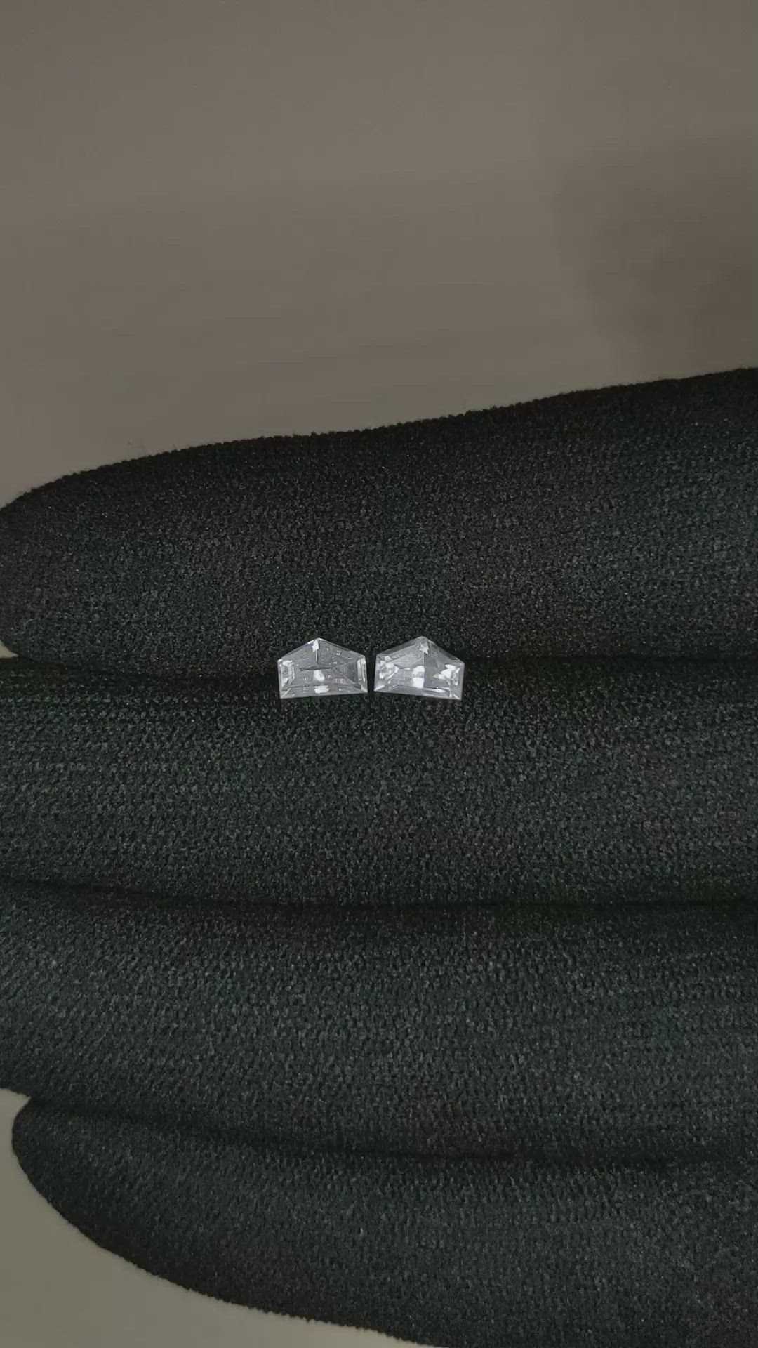 1.04&nbsp;Ct.Tw.Total Carat Weight White Sapphire Pair from Ceylon (Sri Lanka) Size Video