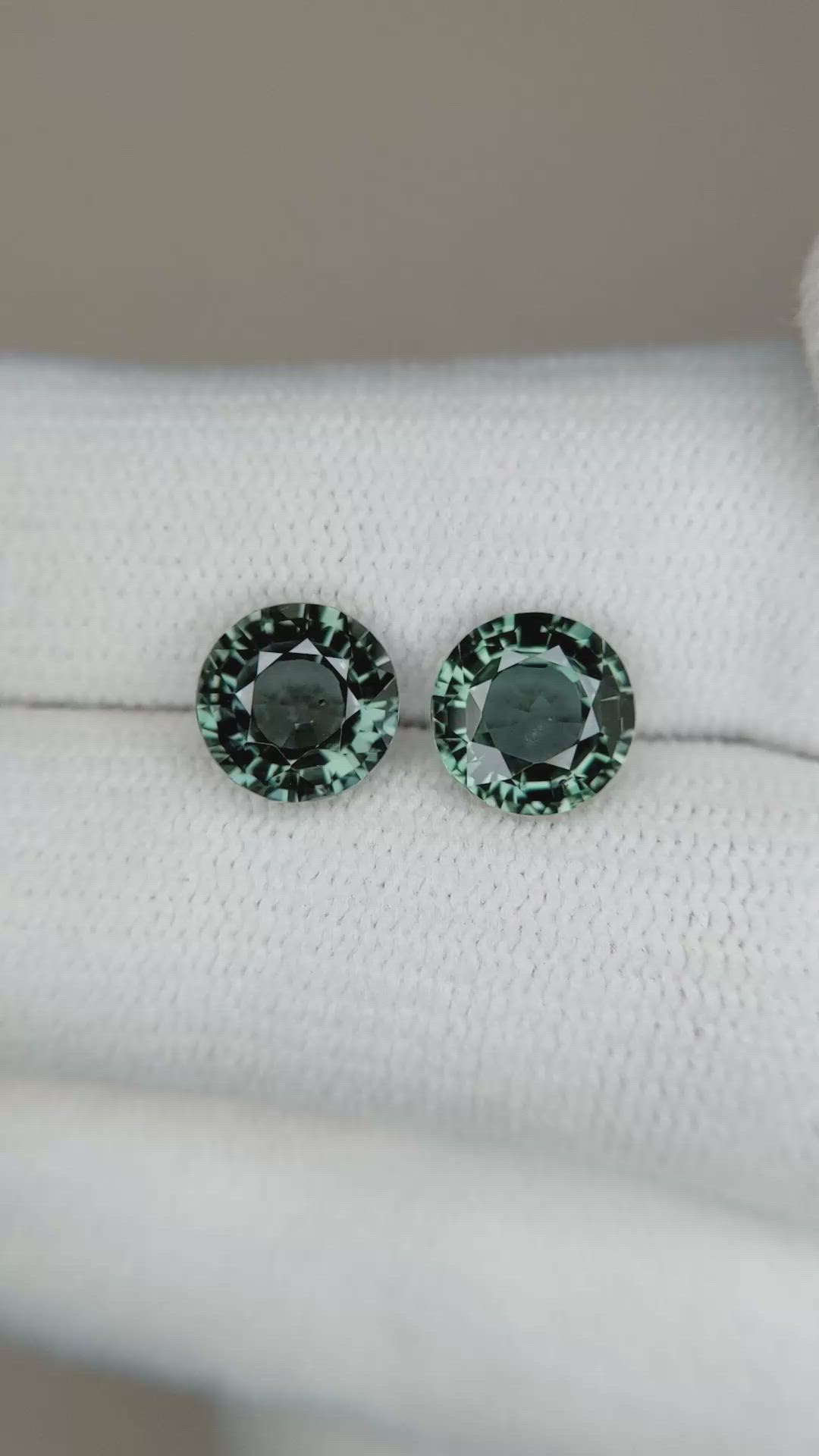 3.98&nbsp;Ct.Tw.Total Carat Weight Color Change Sapphire Pair from Madagascar Size Video