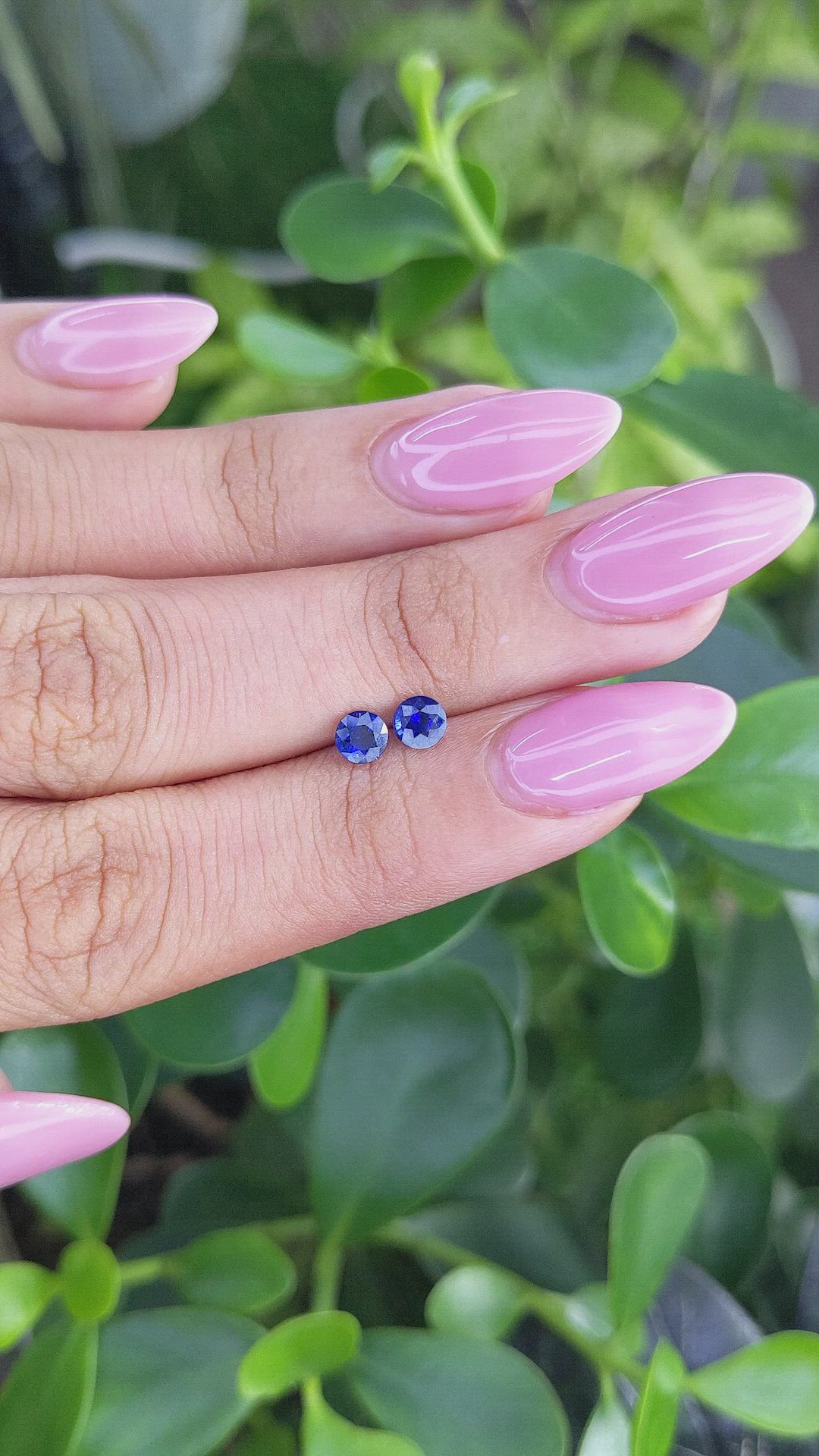 0.82&nbsp;Ct.Tw.Total Carat Weight Blue Sapphire Pair from Ceylon (Sri Lanka) Size Video