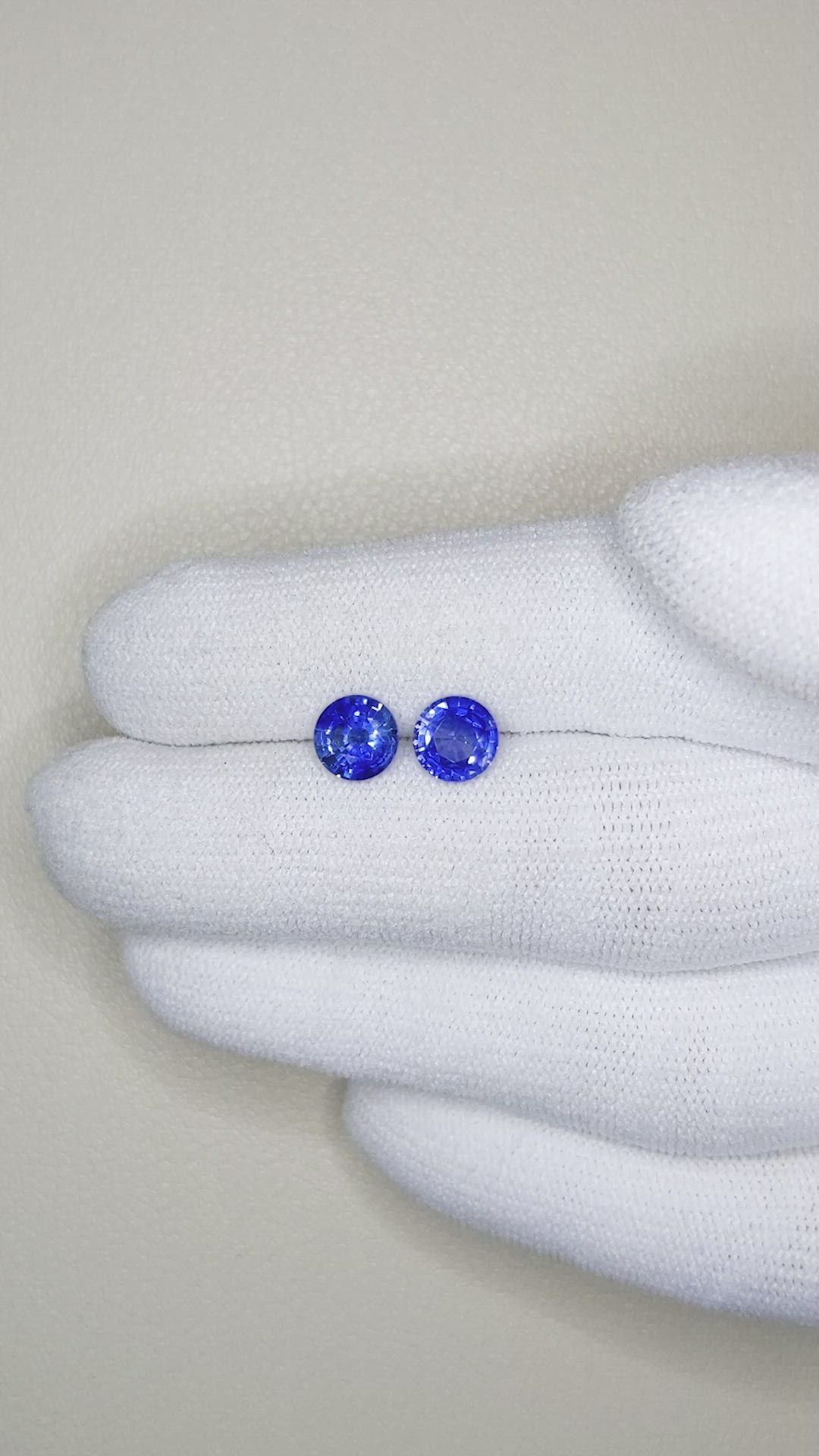 2.09&nbsp;Ct.Tw.Total Carat Weight Blue Sapphire Pair from Ceylon (Sri Lanka) Size Video