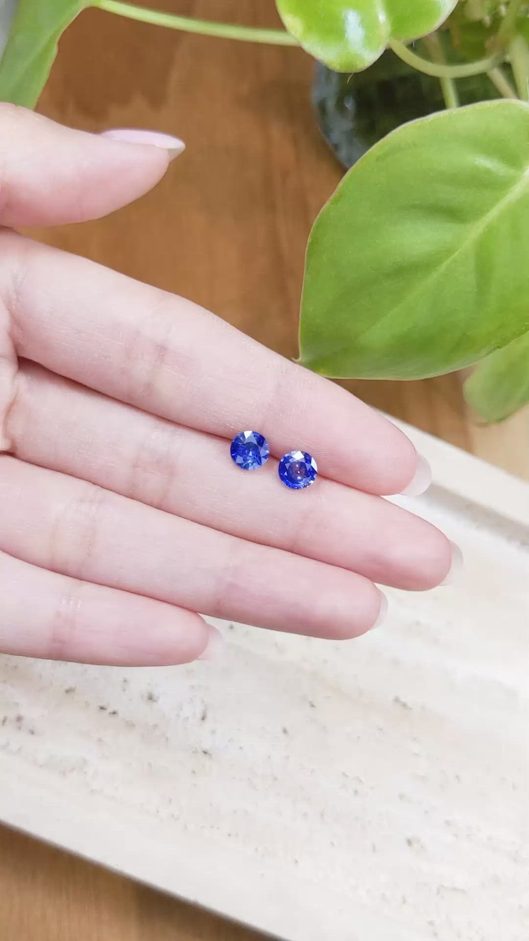 2.09&nbsp;Ct.Tw.Total Carat Weight Blue Sapphire Pair from Ceylon (Sri Lanka) Size Video