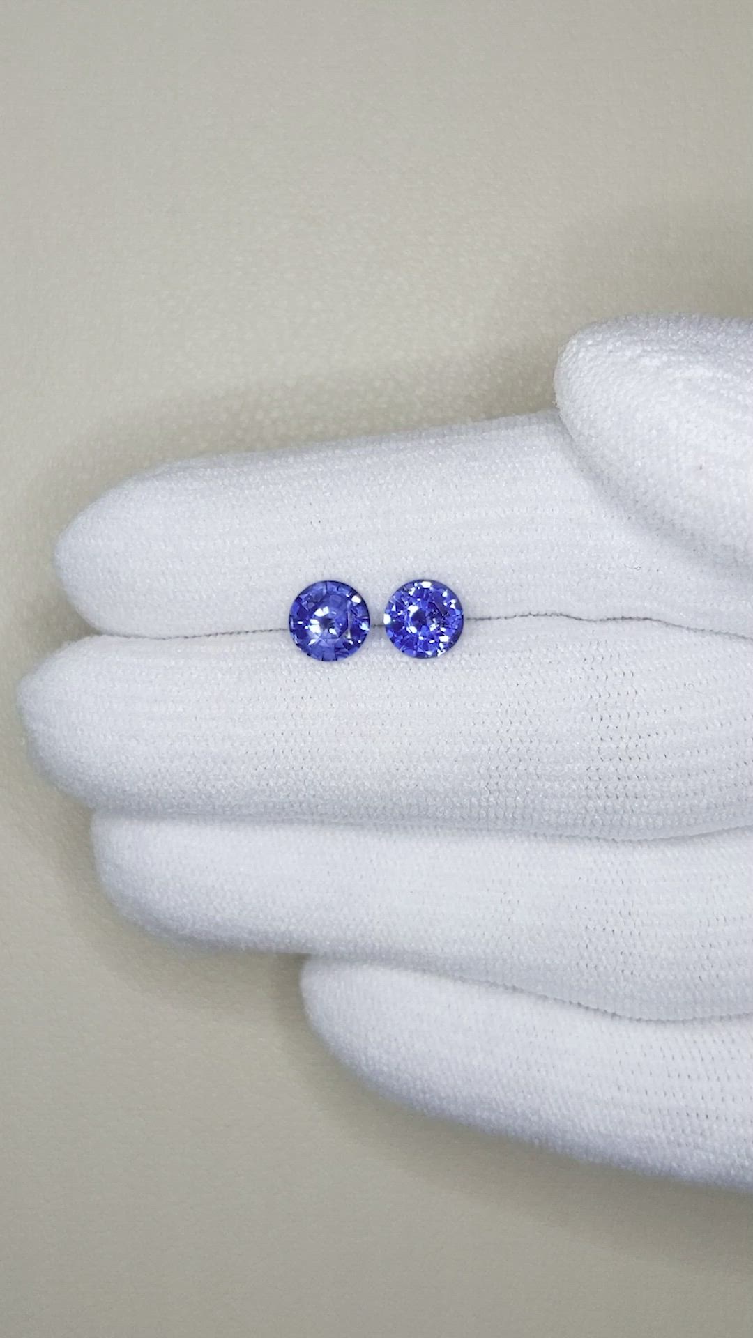 1.69&nbsp;Ct.Tw.Total Carat Weight Blue Sapphire Pair from Ceylon (Sri Lanka) Size Video