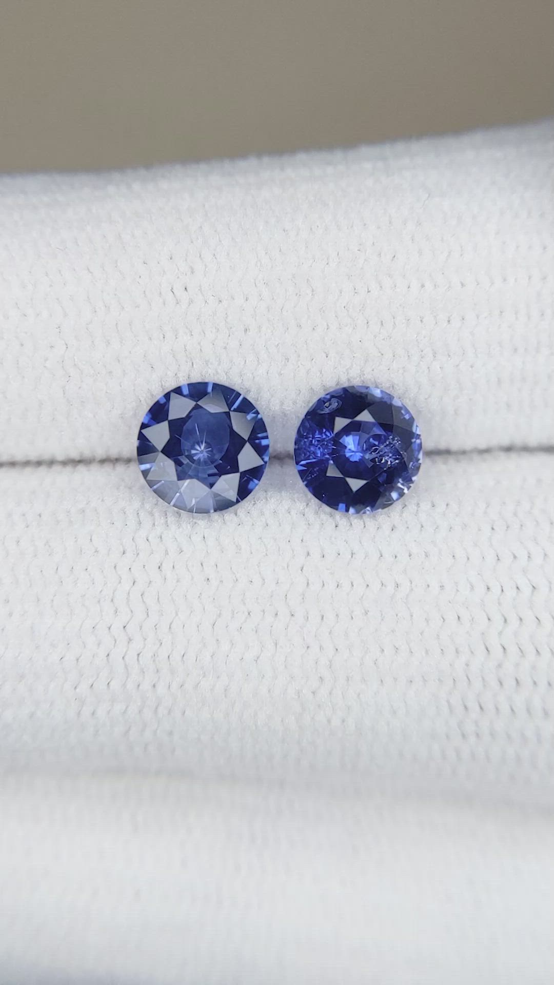 1.69&nbsp;Ct.Tw.Total Carat Weight Blue Sapphire Pair from Ceylon (Sri Lanka) Size Video