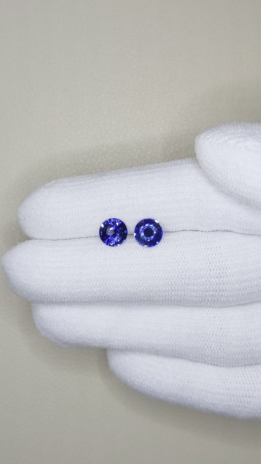 1.65&nbsp;Ct.Tw.Total Carat Weight Blue Sapphire Pair from Ceylon (Sri Lanka) Size Video