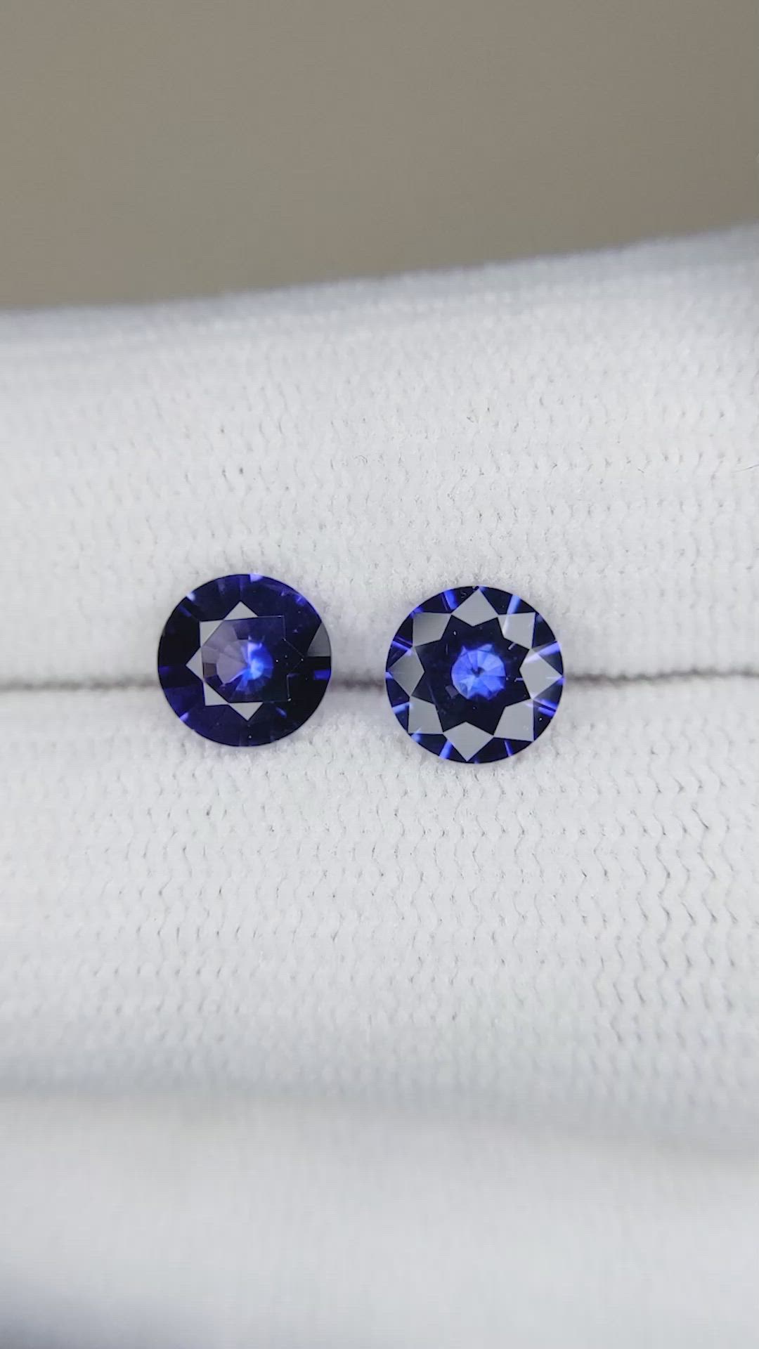 1.65&nbsp;Ct.Tw.Total Carat Weight Blue Sapphire Pair from Ceylon (Sri Lanka) Size Video
