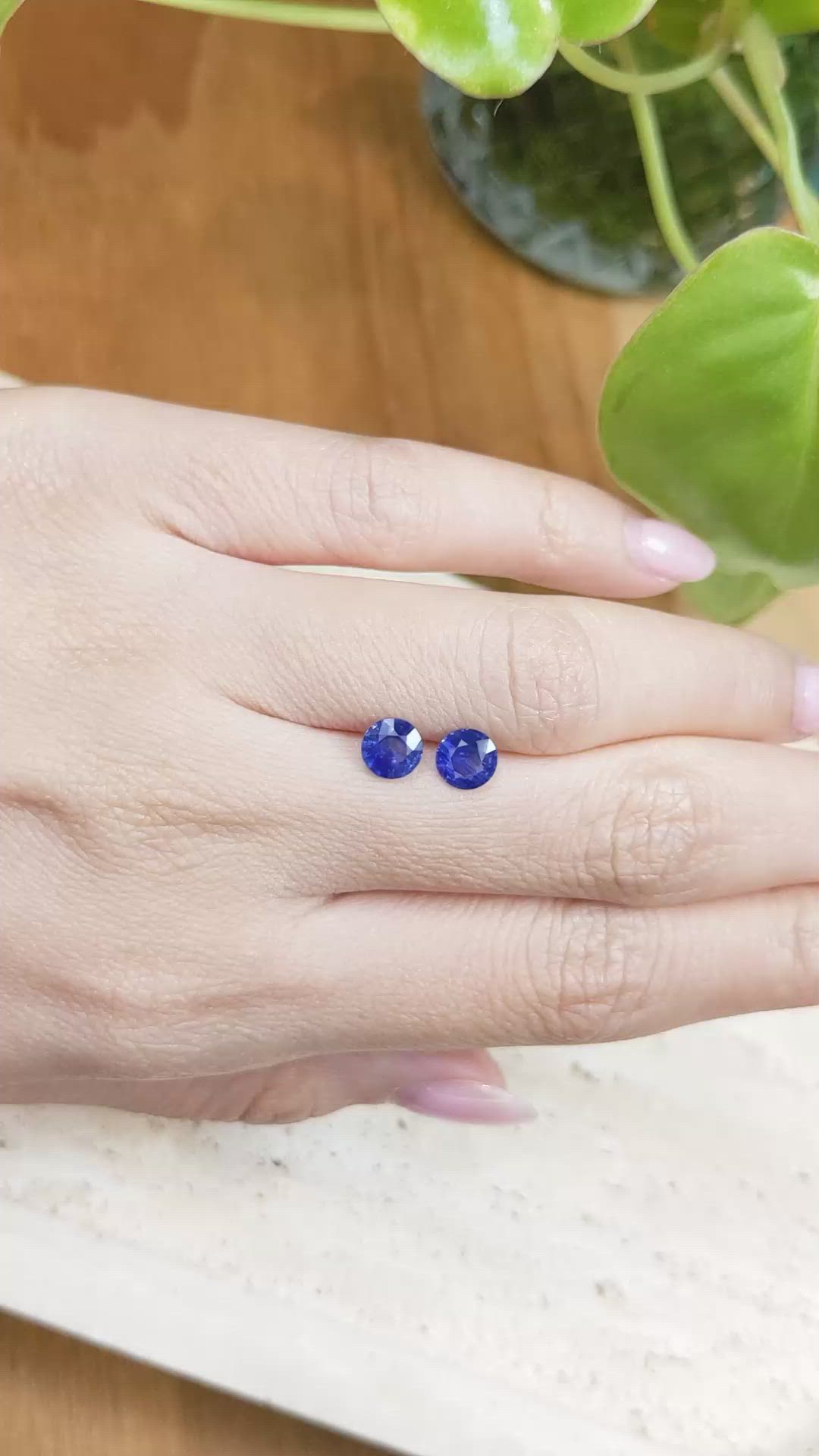 1.70&nbsp;Ct.Tw.Total Carat Weight Blue Sapphire Pair from Ceylon (Sri Lanka) Size Video