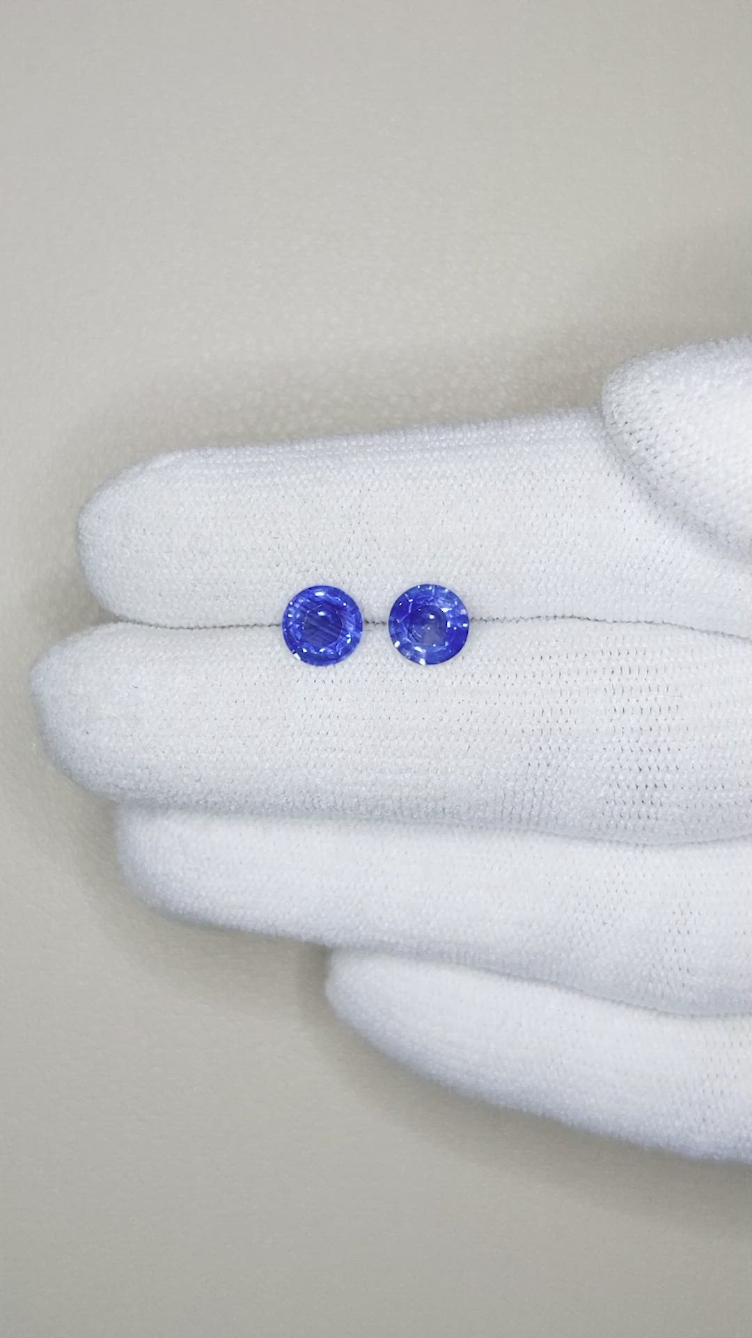 1.70&nbsp;Ct.Tw.Total Carat Weight Blue Sapphire Pair from Ceylon (Sri Lanka) Size Video