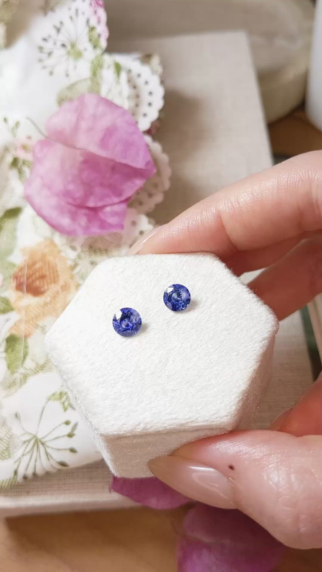 1.82&nbsp;Ct.Tw.Total Carat Weight Blue Sapphire Pair from Ceylon (Sri Lanka) Size Video