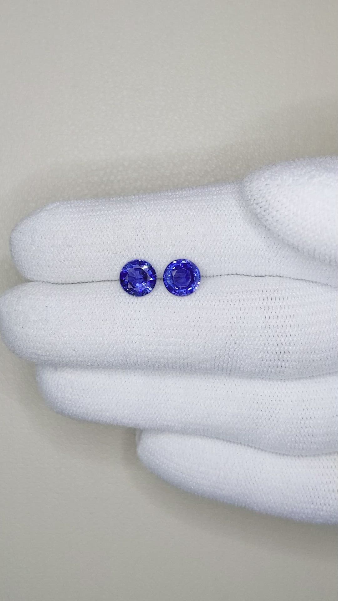1.82&nbsp;Ct.Tw.Total Carat Weight Blue Sapphire Pair from Ceylon (Sri Lanka) Size Video