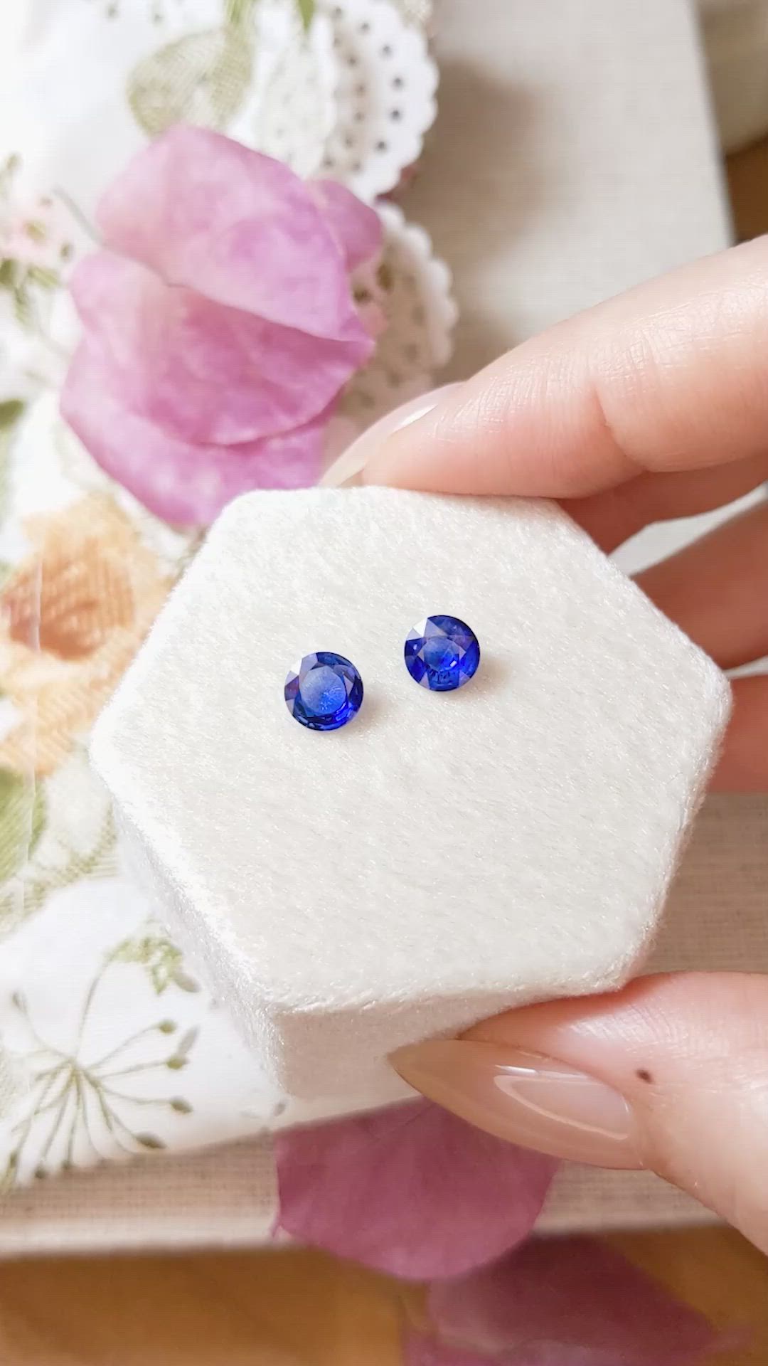 1.57&nbsp;Ct.Tw.Total Carat Weight Blue Sapphire Pair from Ceylon (Sri Lanka) Size Video