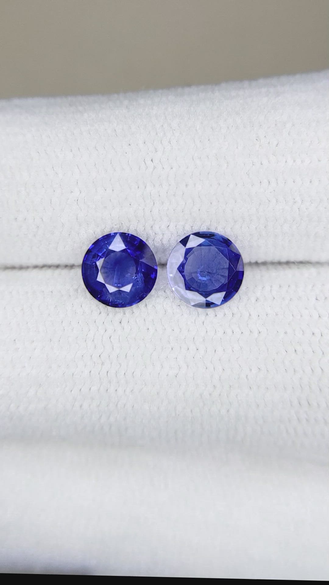 1.57&nbsp;Ct.Tw.Total Carat Weight Blue Sapphire Pair from Ceylon (Sri Lanka) Size Video