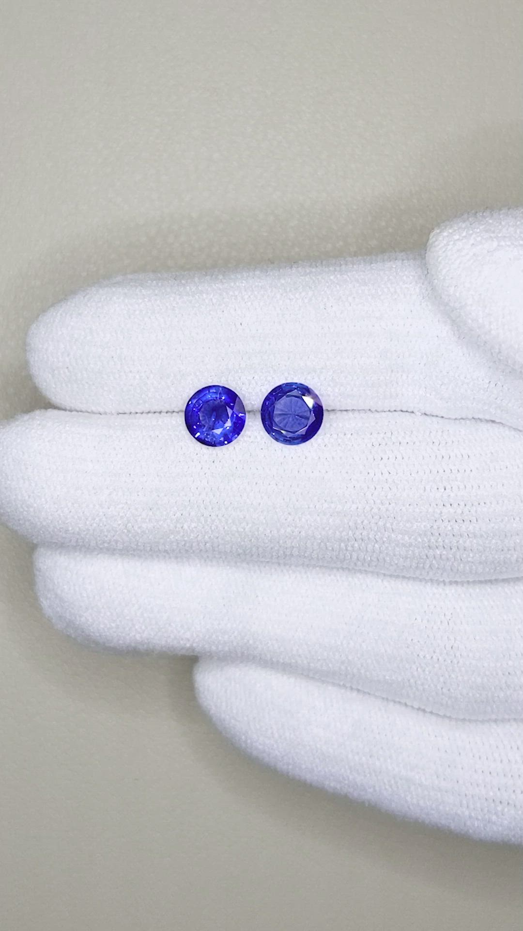 1.57&nbsp;Ct.Tw.Total Carat Weight Blue Sapphire Pair from Ceylon (Sri Lanka) Size Video