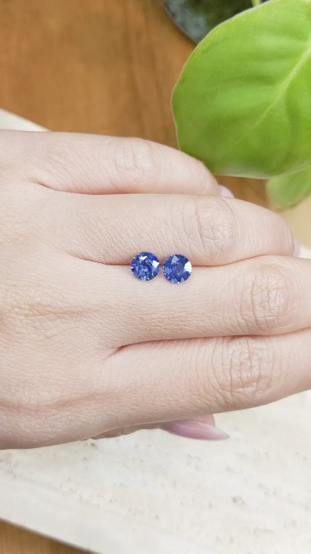 1.71&nbsp;Ct.Tw.Total Carat Weight Blue Sapphire Pair from Ceylon (Sri Lanka) Size Video