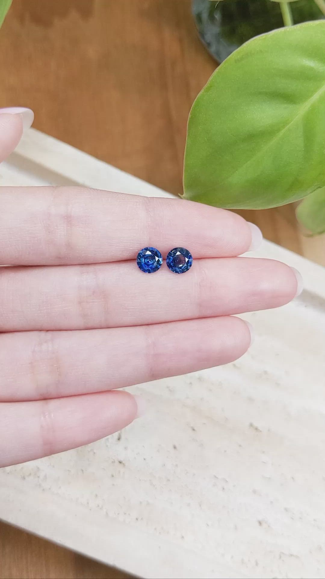 2.20&nbsp;Ct.Tw.Total Carat Weight Blue Sapphire Pair from Ceylon (Sri Lanka) Size Video