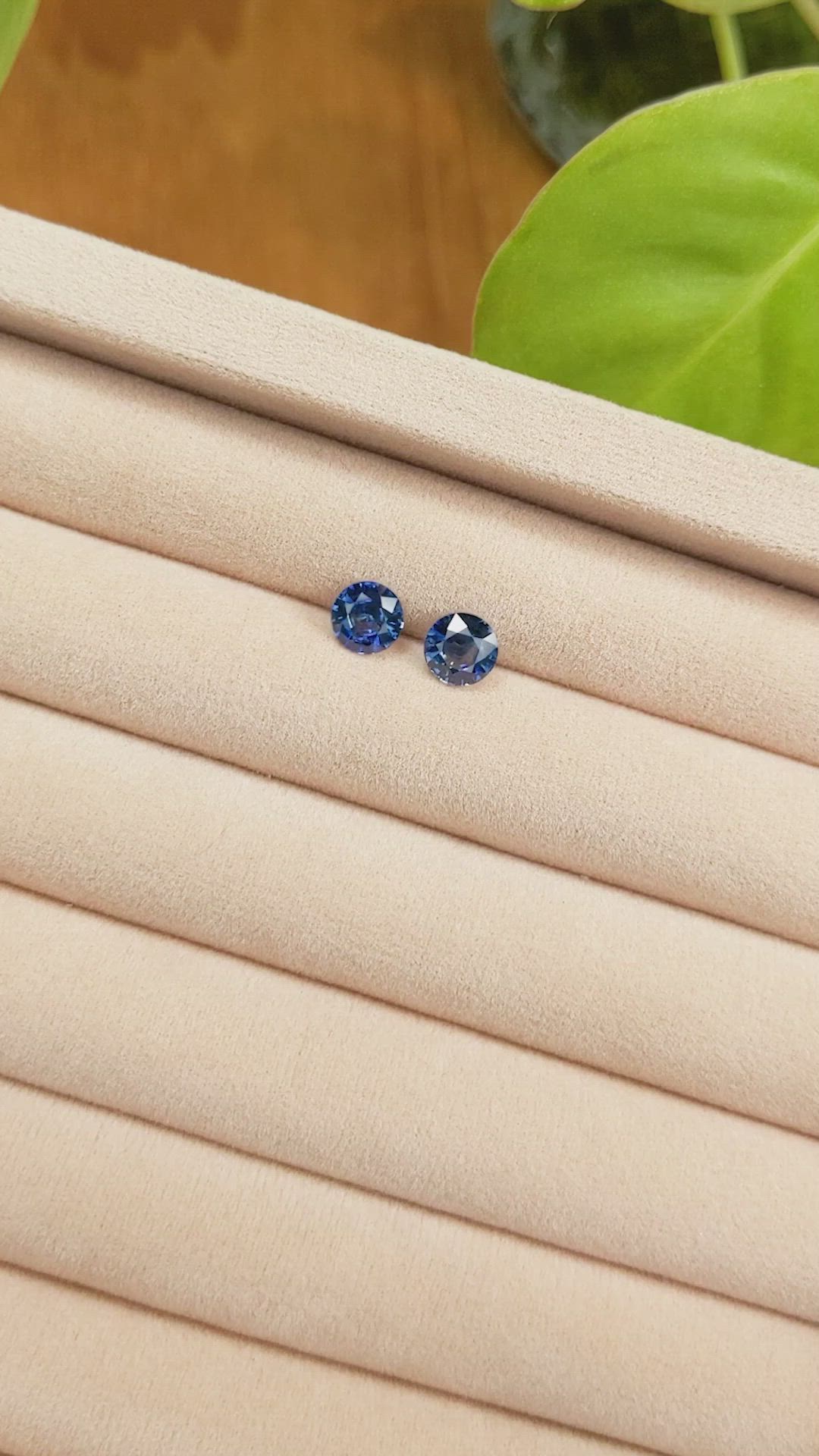 2.20&nbsp;Ct.Tw.Total Carat Weight Blue Sapphire Pair from Ceylon (Sri Lanka) Size Video