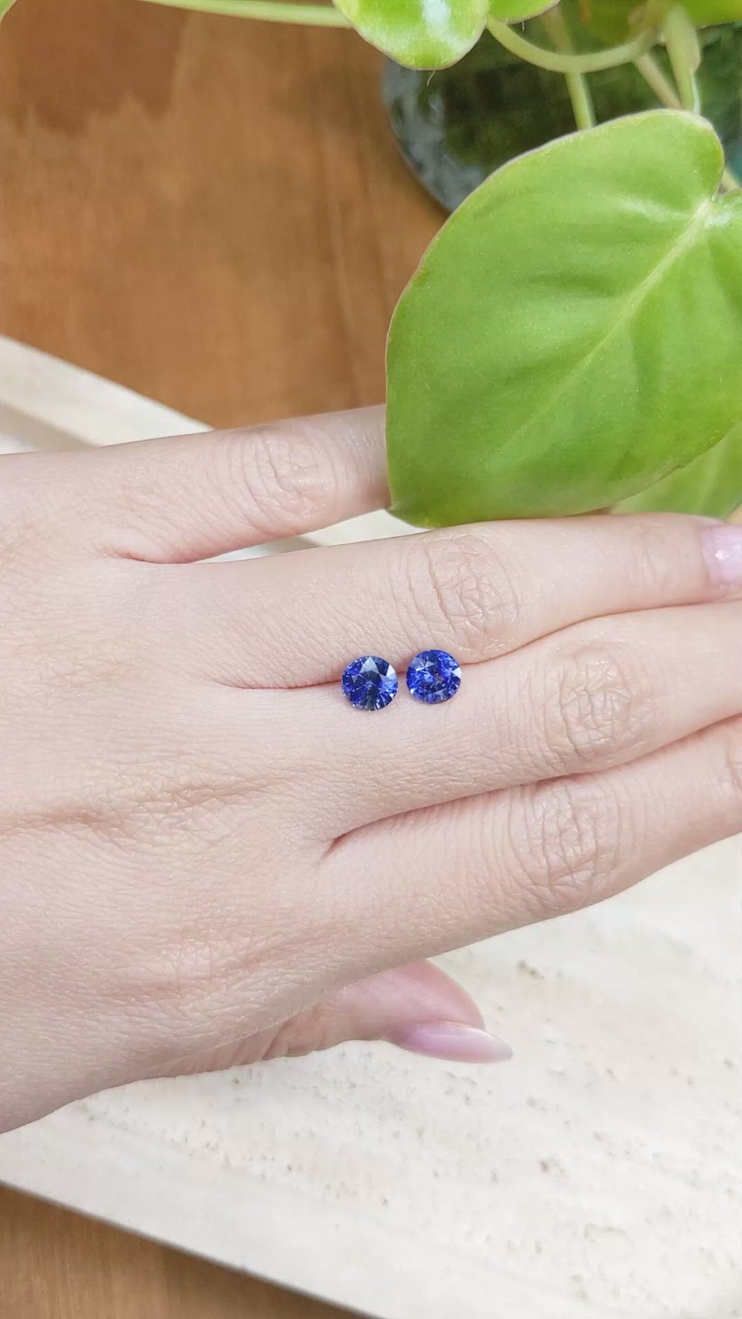 2.14&nbsp;Ct.Tw.Total Carat Weight Blue Sapphire Pair from Ceylon (Sri Lanka) Size Video