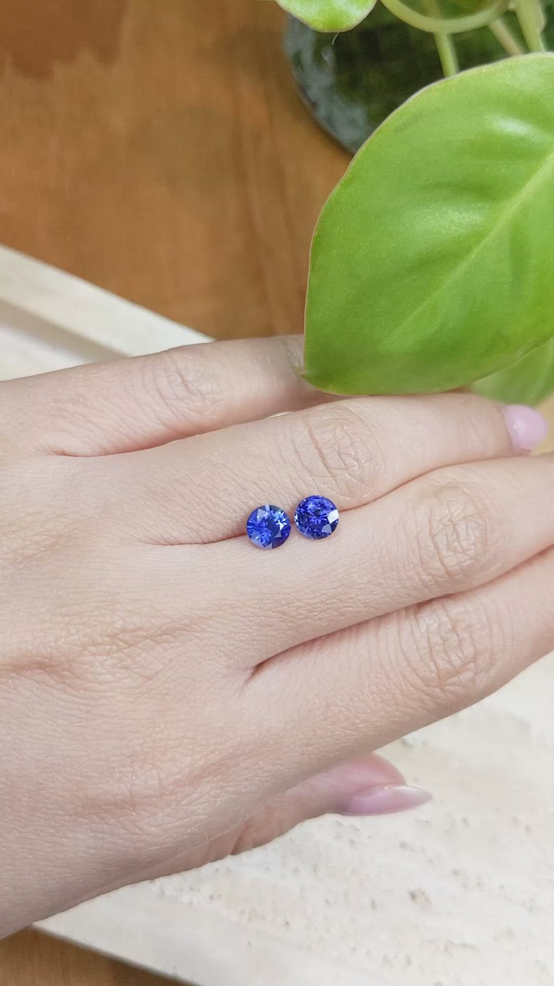 1.90&nbsp;Ct.Tw.Total Carat Weight Blue Sapphire Pair from Ceylon (Sri Lanka) Size Video